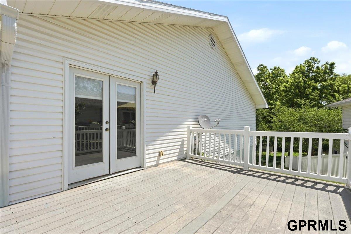 105 E Deer Lane