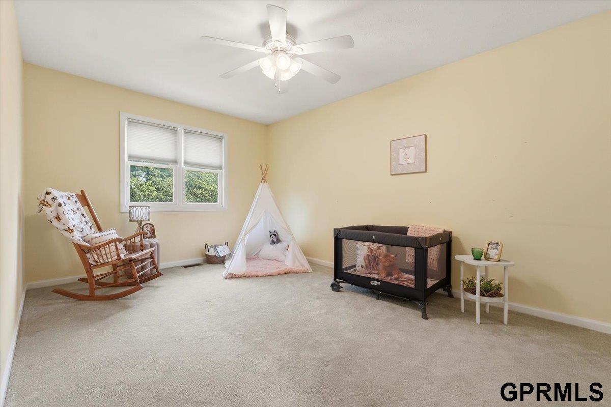 105 E Deer Lane