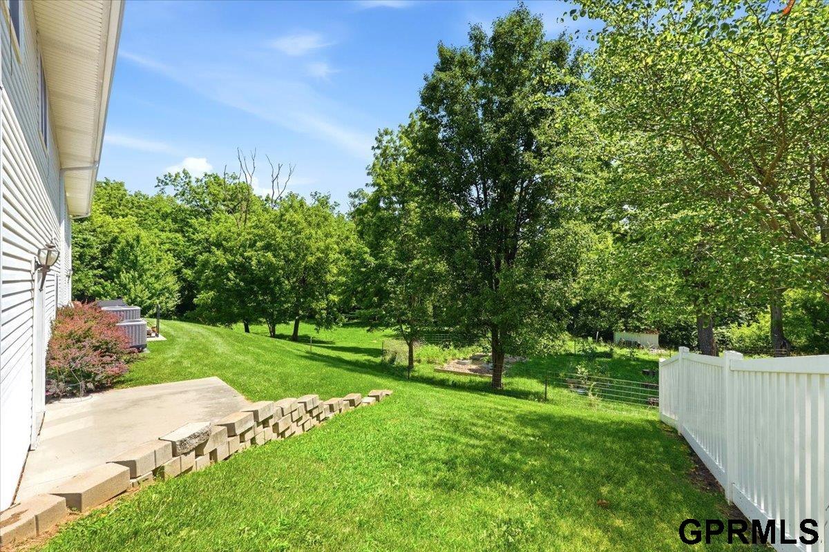 105 E Deer Lane