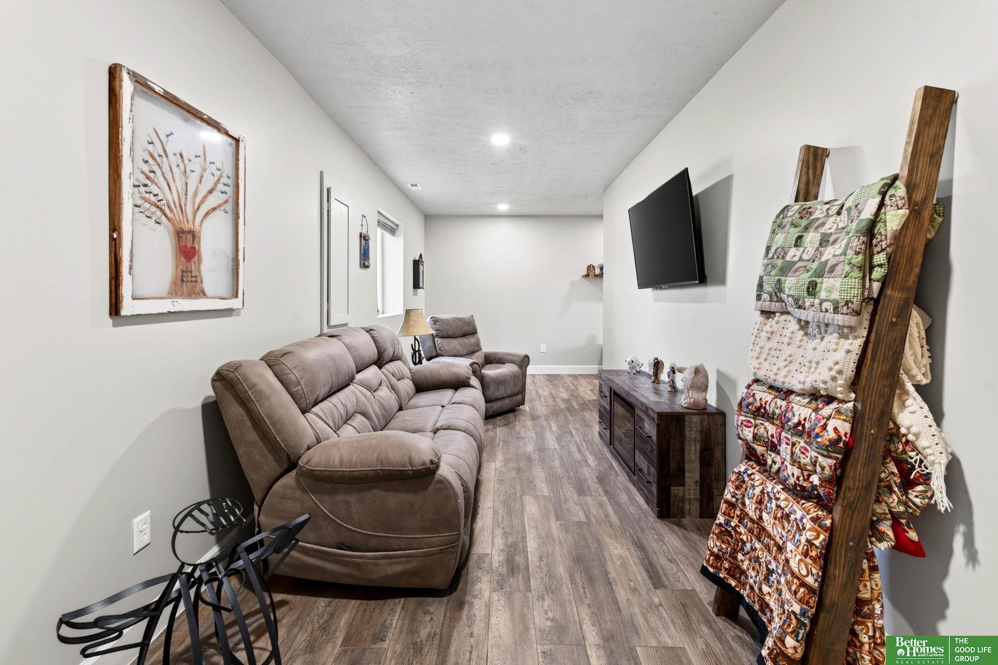 8419 Pawnee Lane