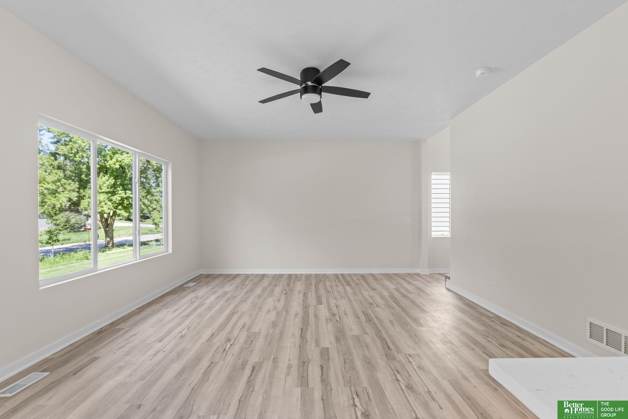 7122 N 79th Court