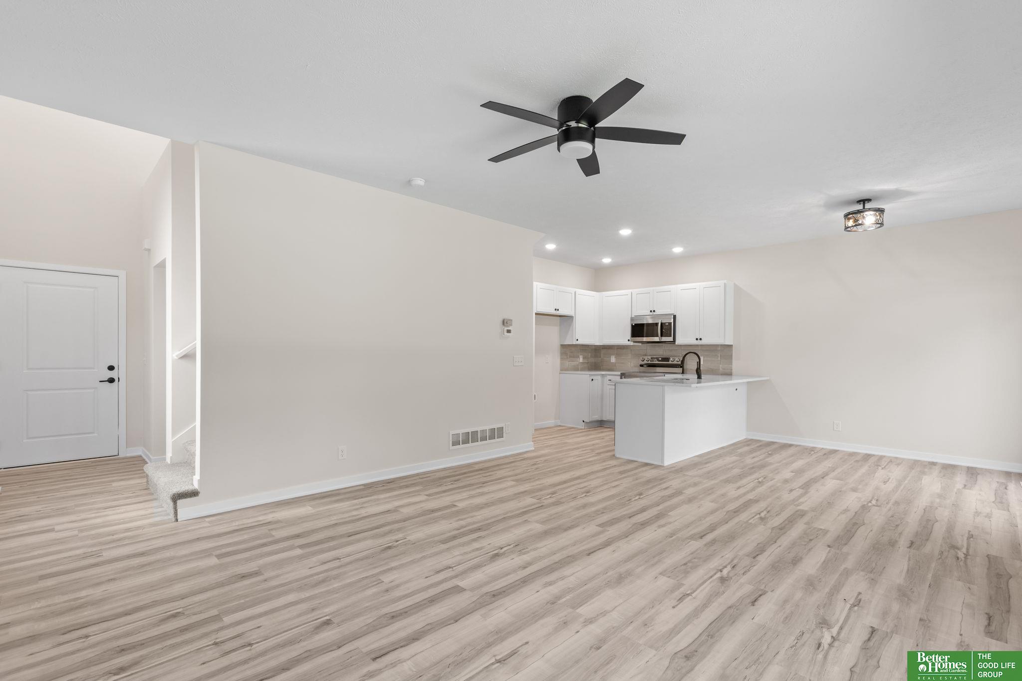 7122 N 79th Court