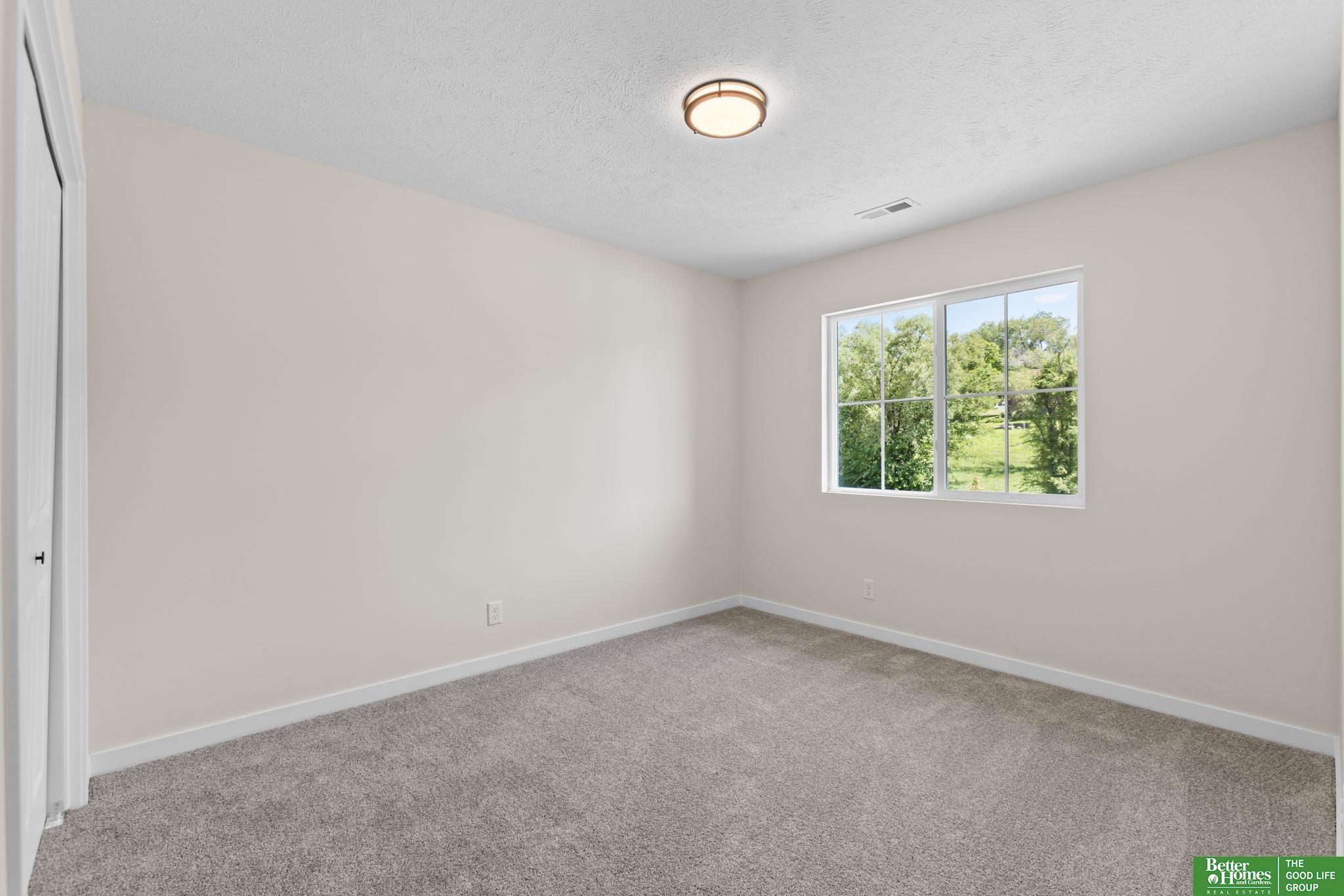 7122 N 79th Court