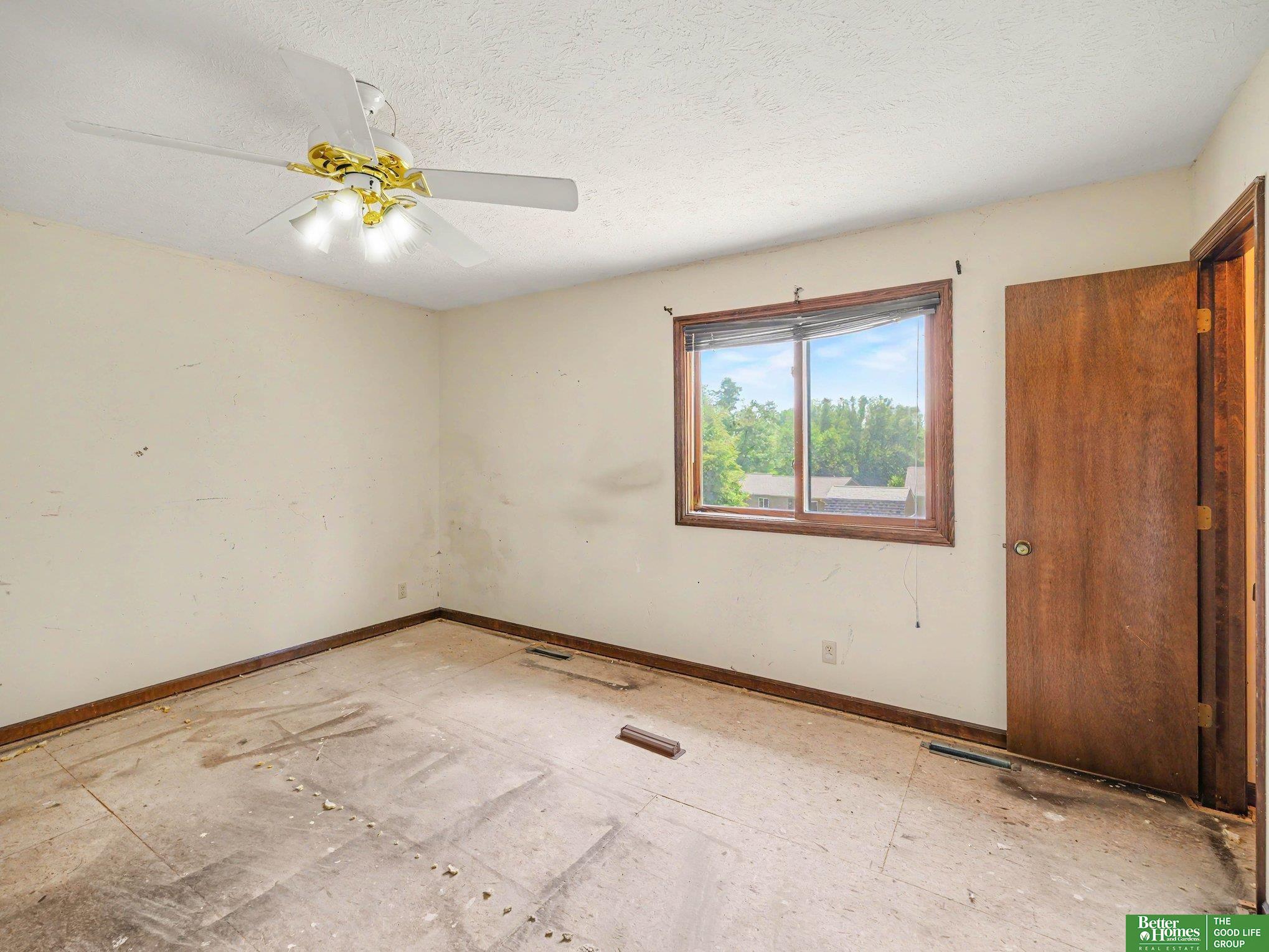 13609 Redwood Circle