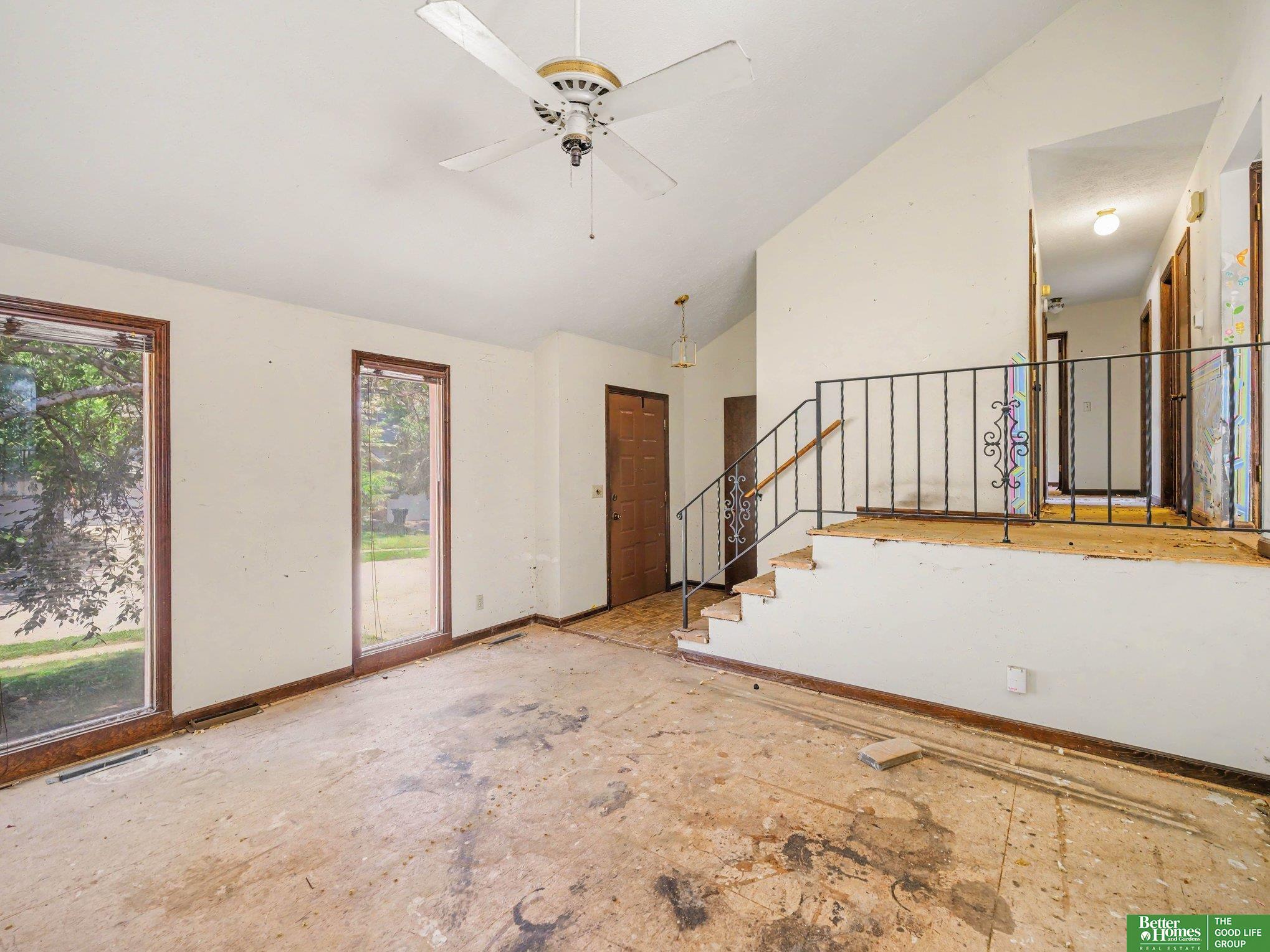 13609 Redwood Circle