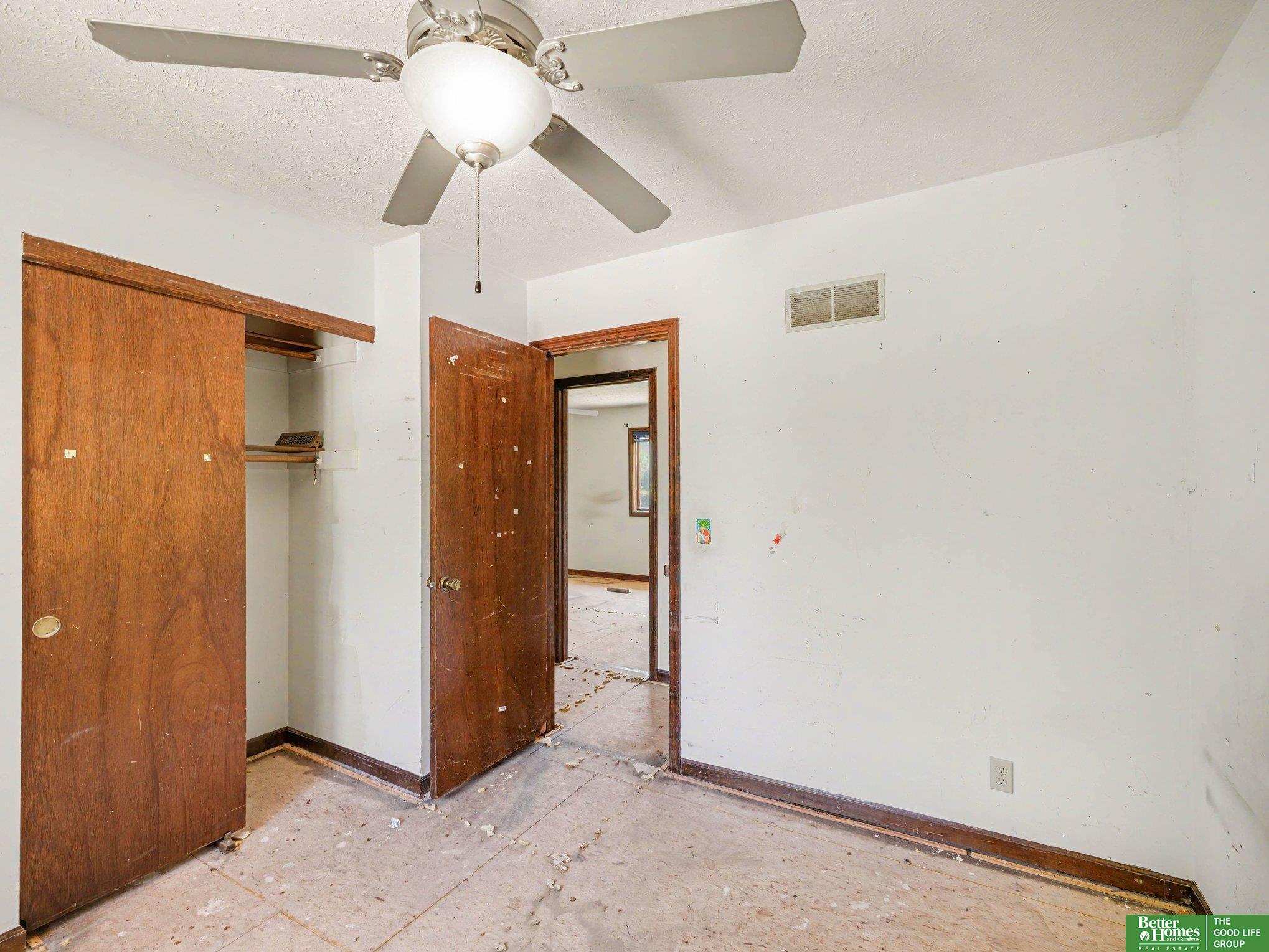 13609 Redwood Circle