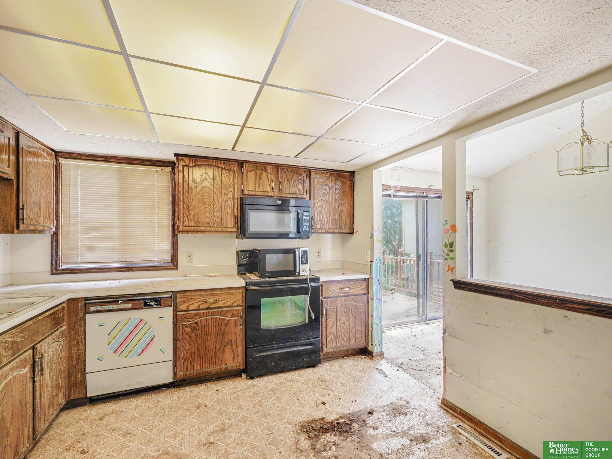 13609 Redwood Circle