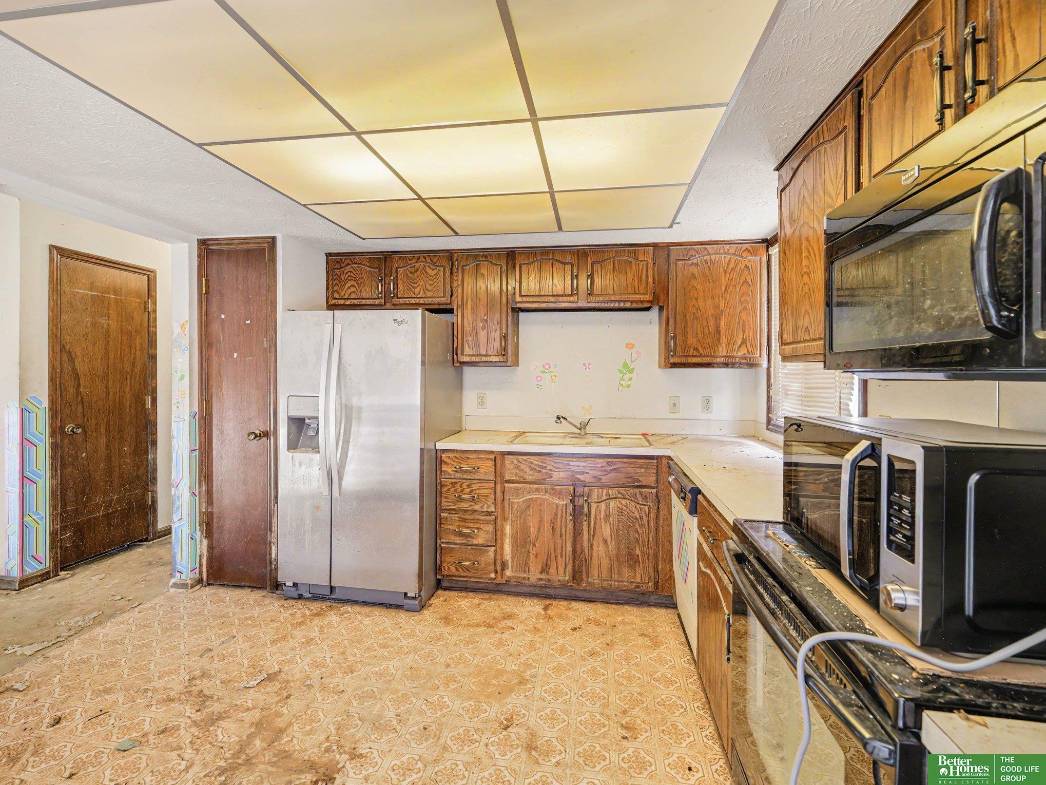 13609 Redwood Circle