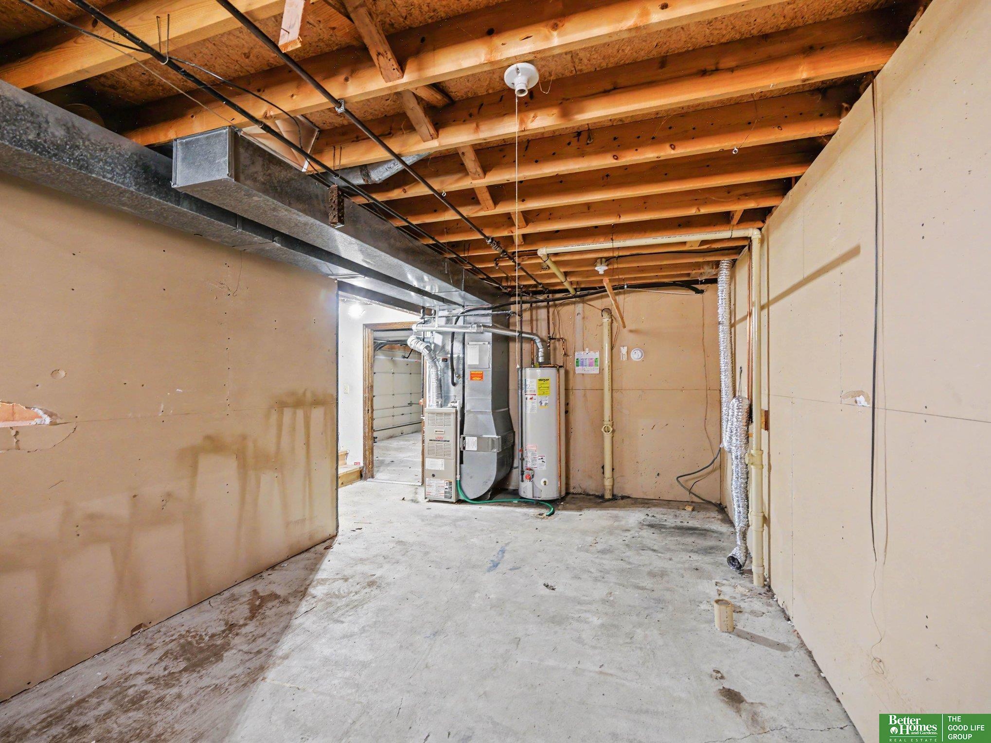 13609 Redwood Circle
