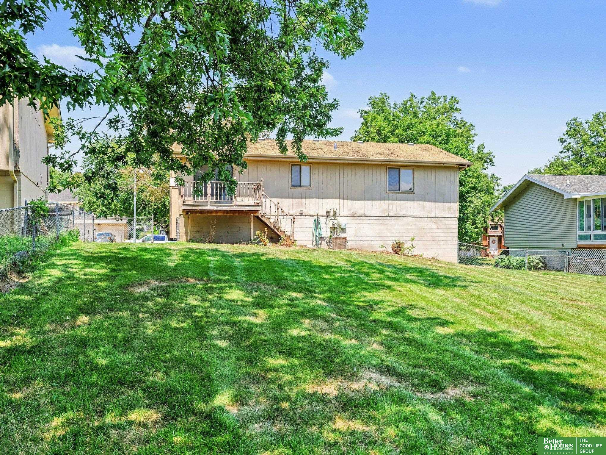 13609 Redwood Circle