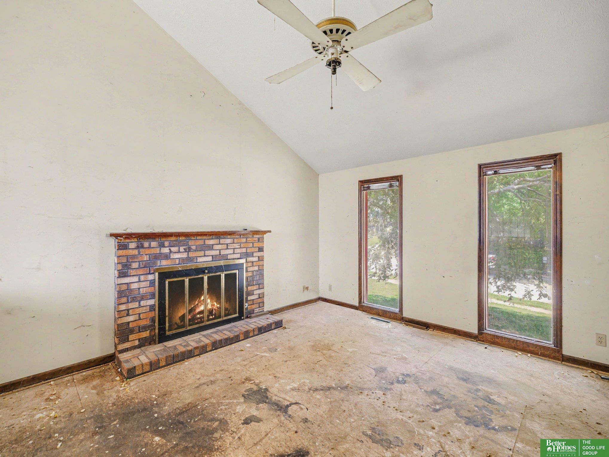 13609 Redwood Circle