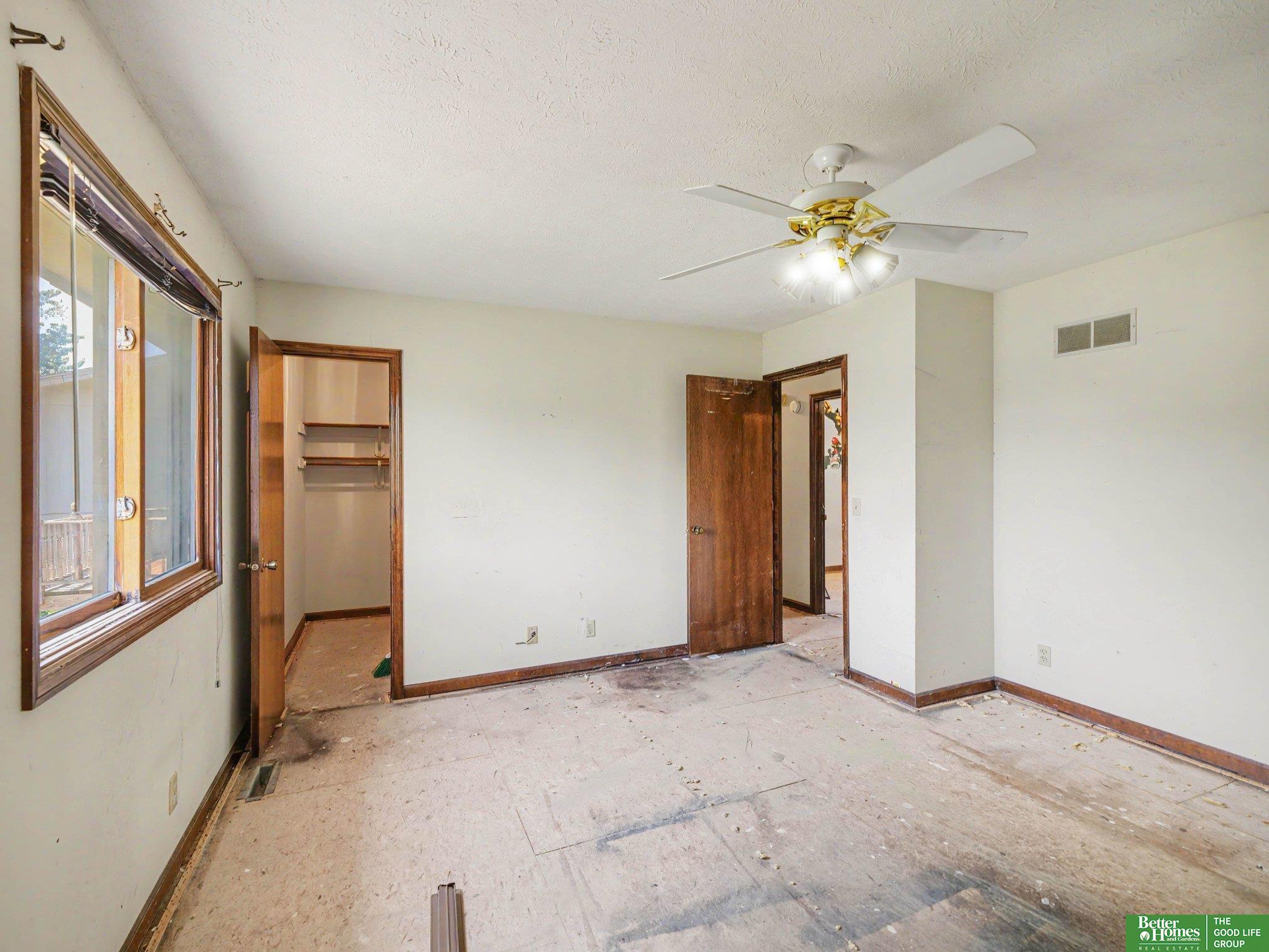 13609 Redwood Circle