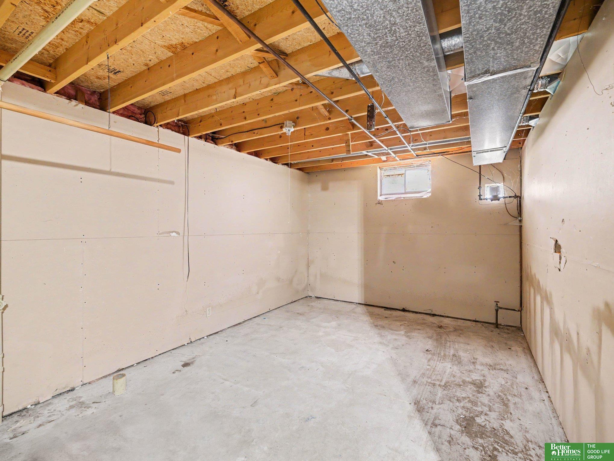 13609 Redwood Circle