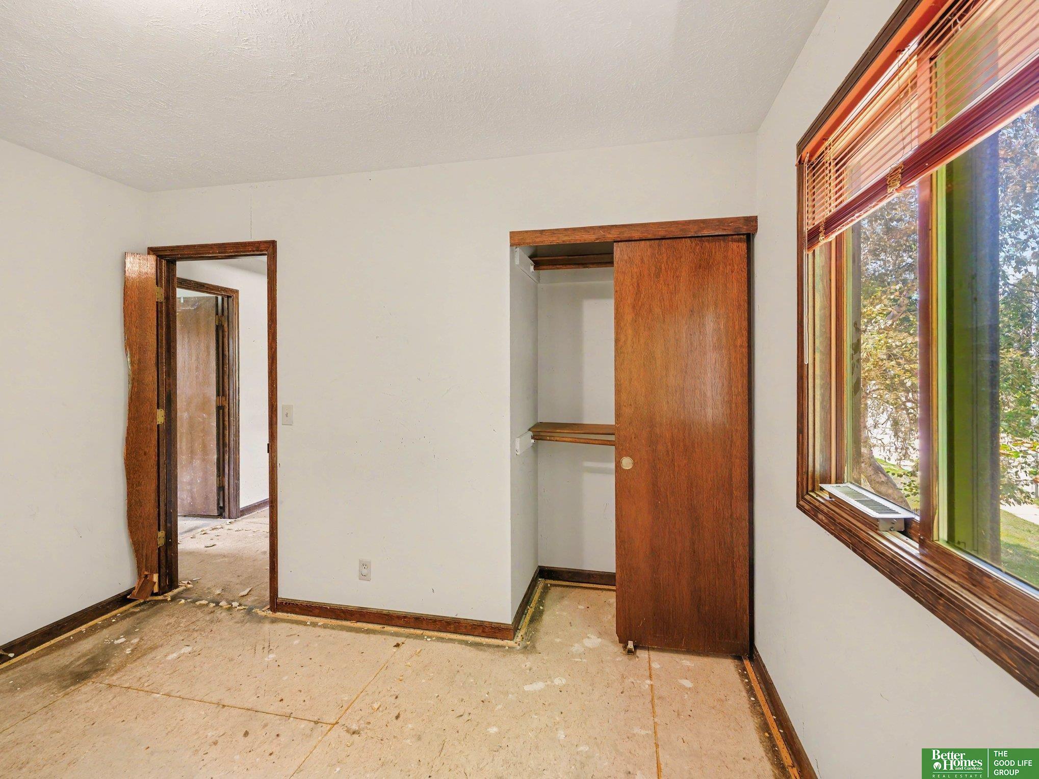 13609 Redwood Circle