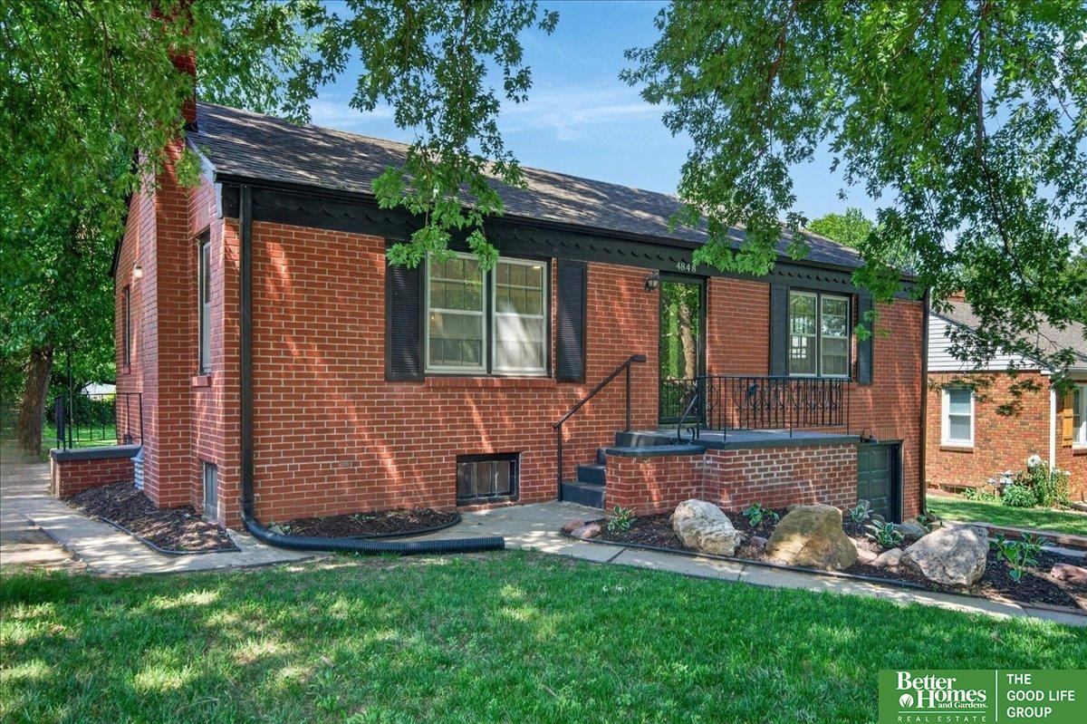 4848 Pratt Street