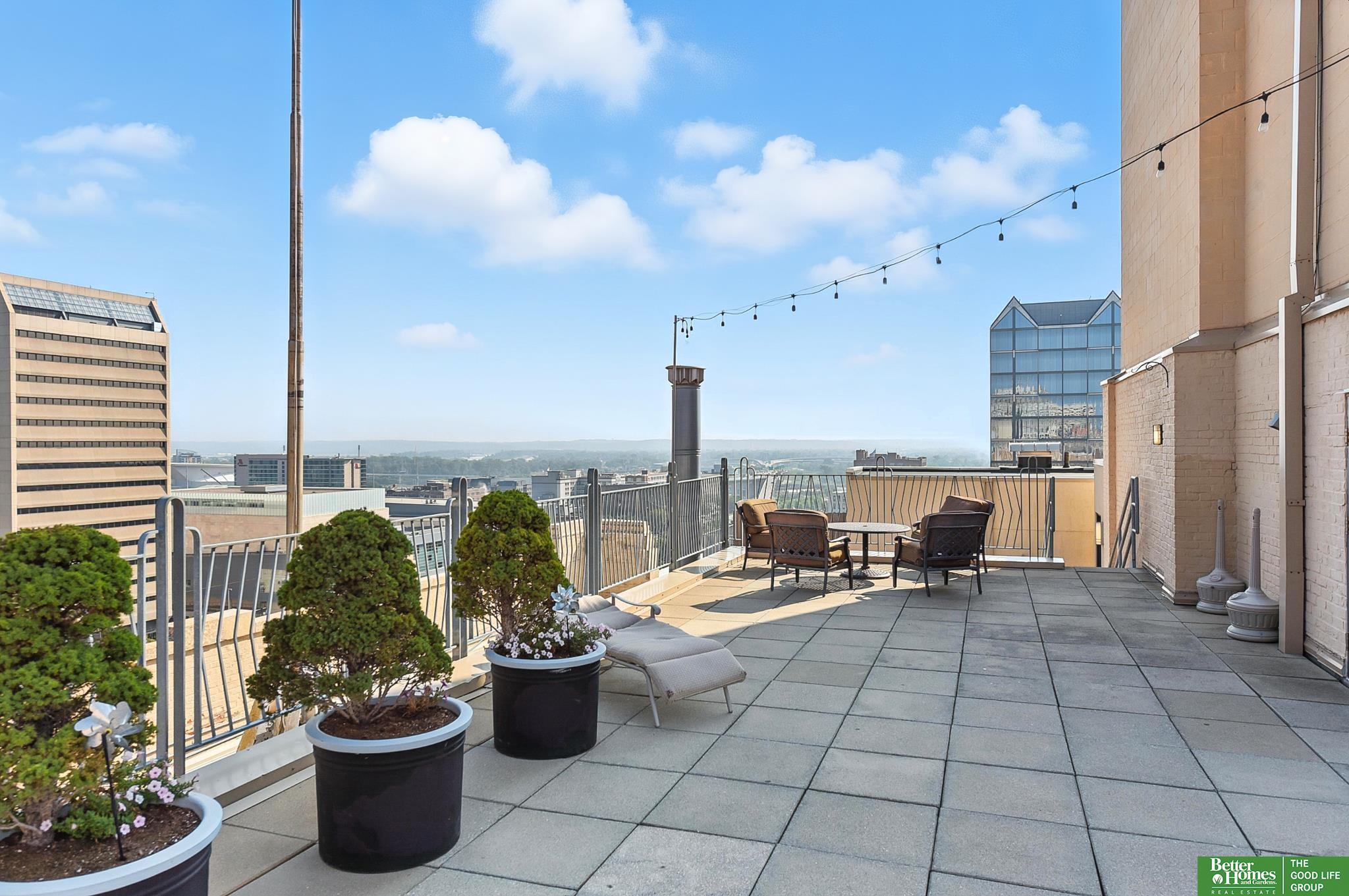 1403 Farnam Street # 512