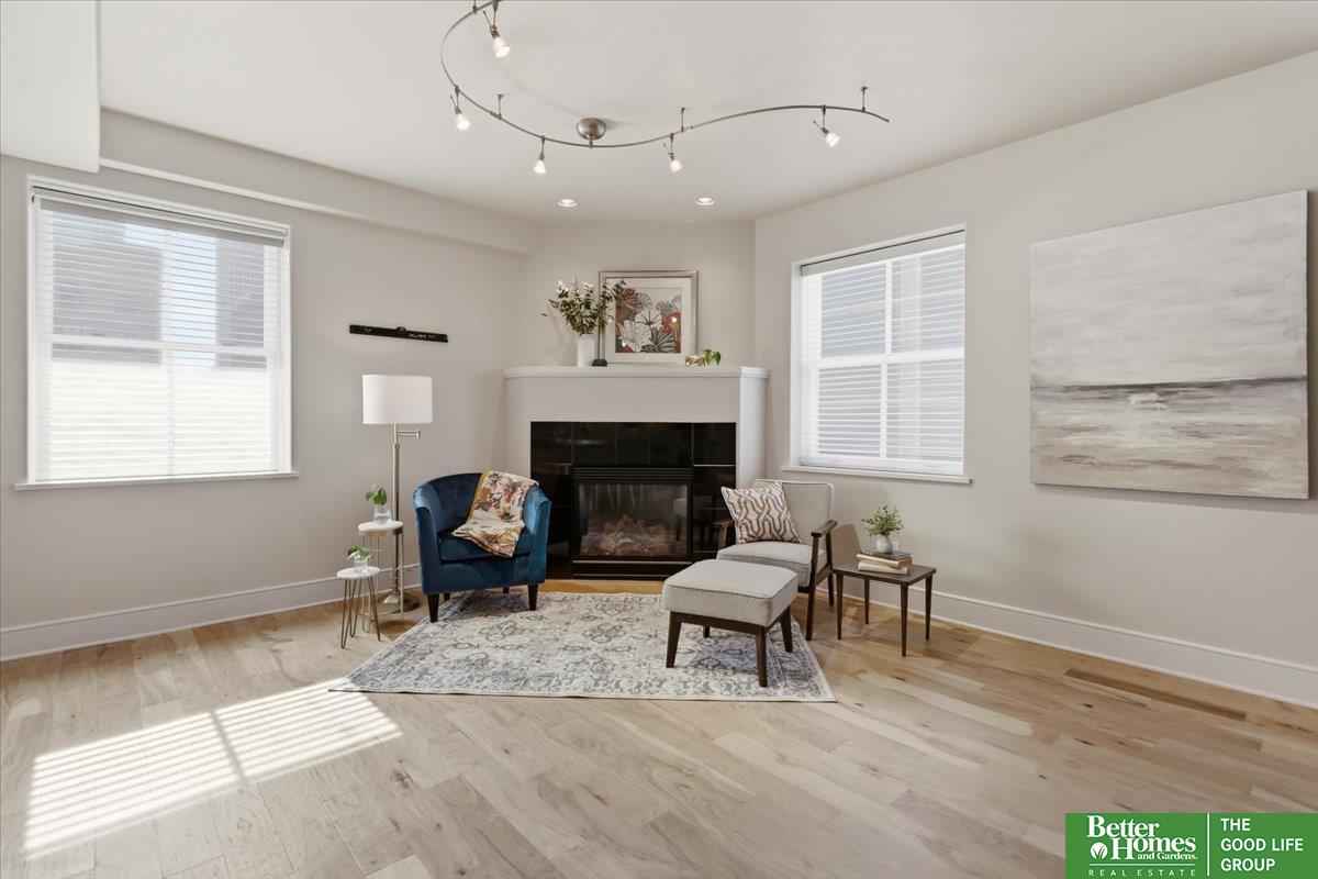 1403 Farnam Street # 512