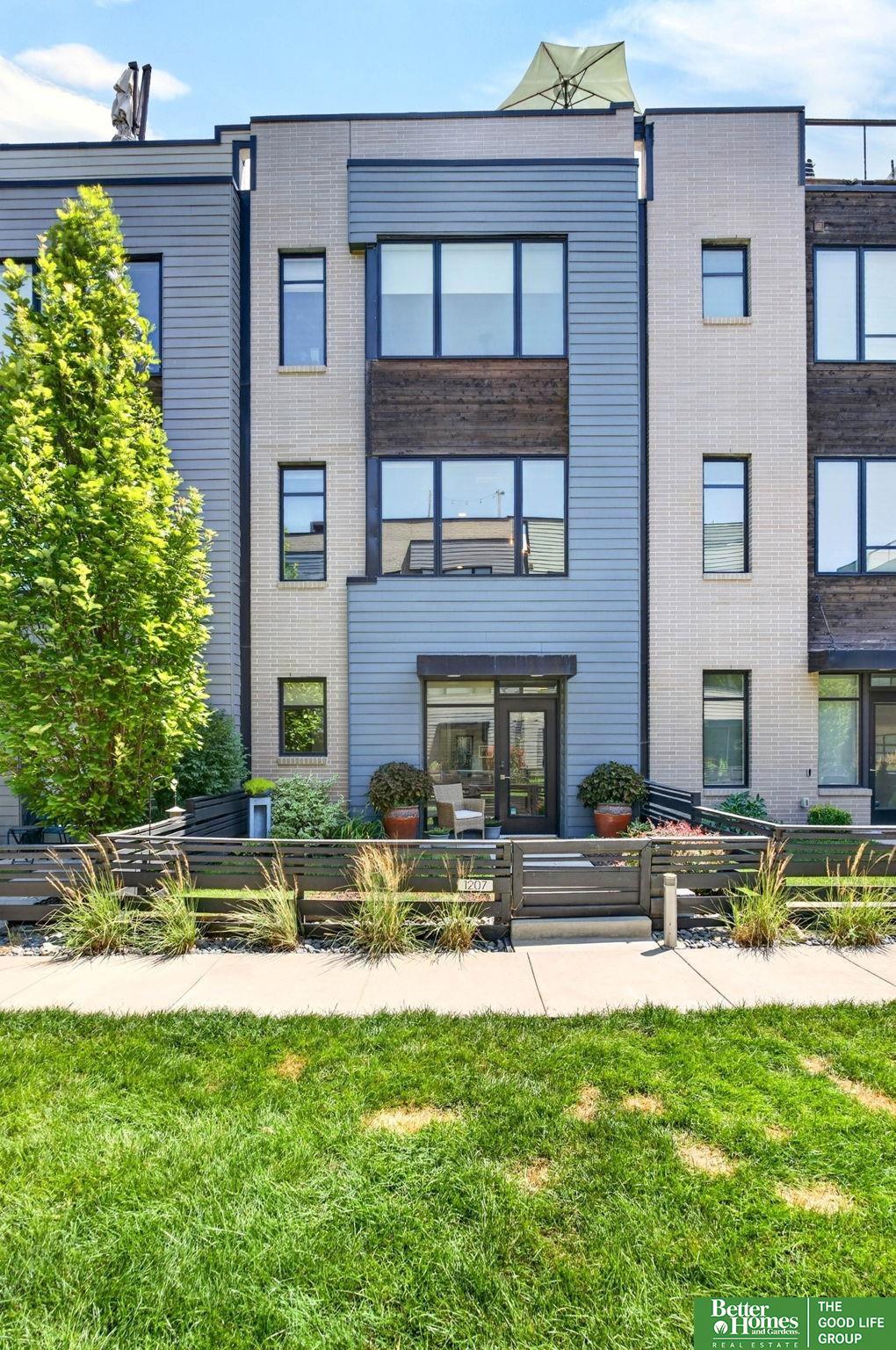 1207 S 10 Court
