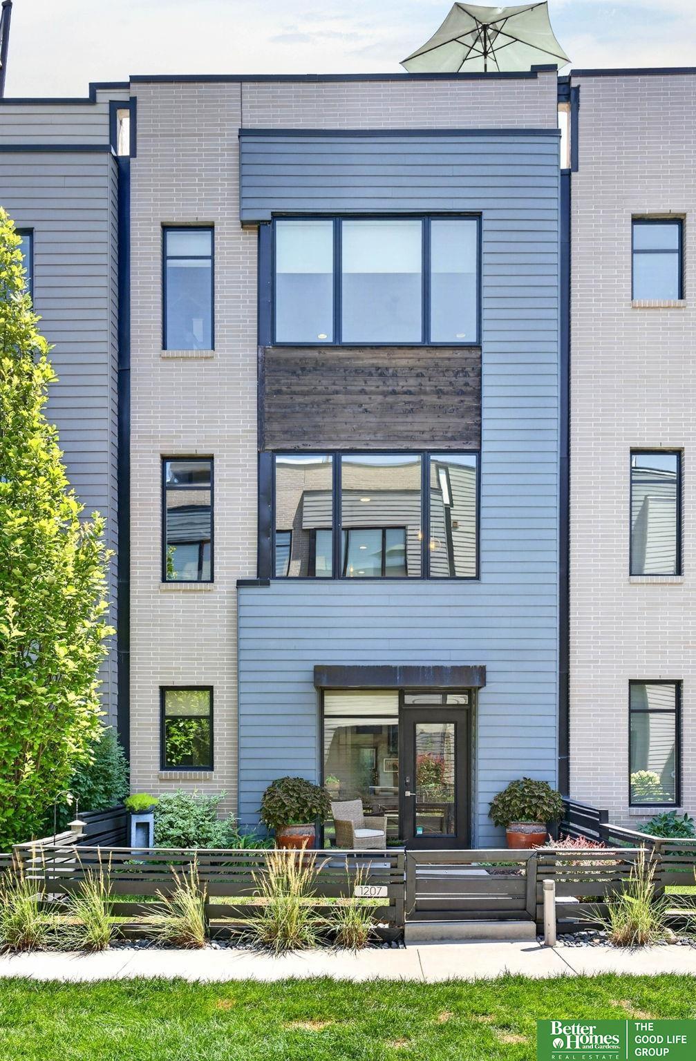 1207 S 10 Court