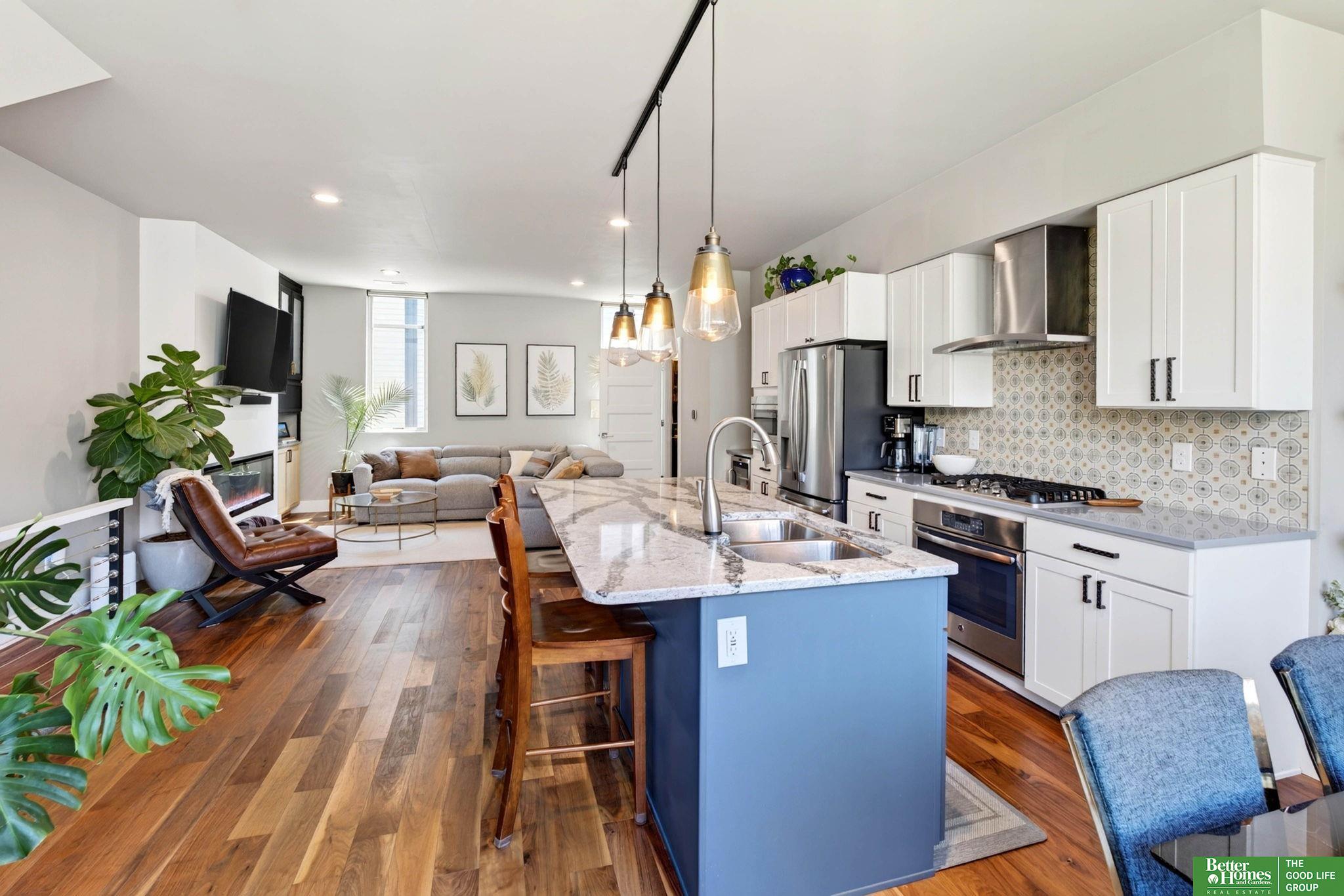 1207 S 10 Court