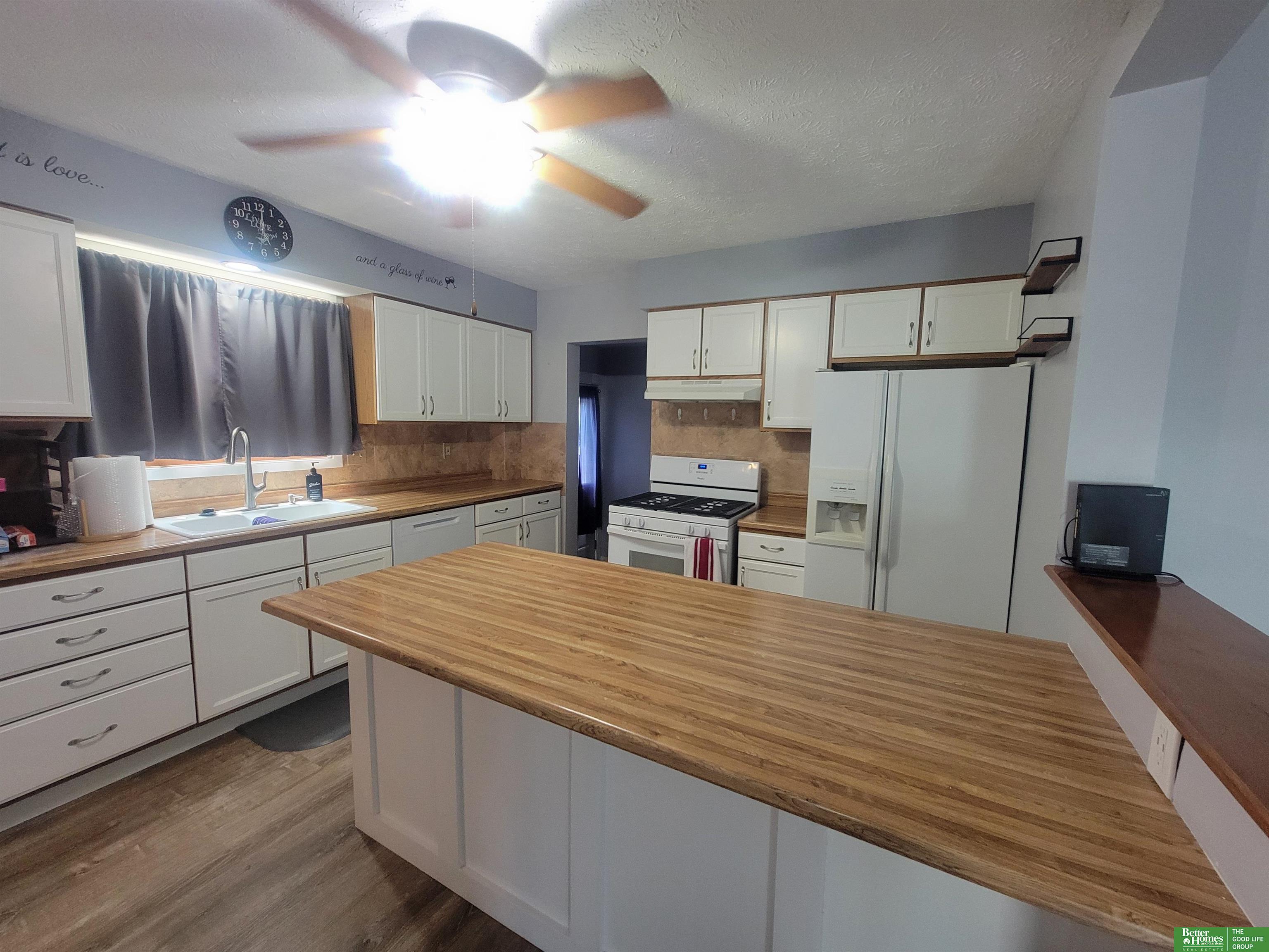 309 E P, McCool Junction