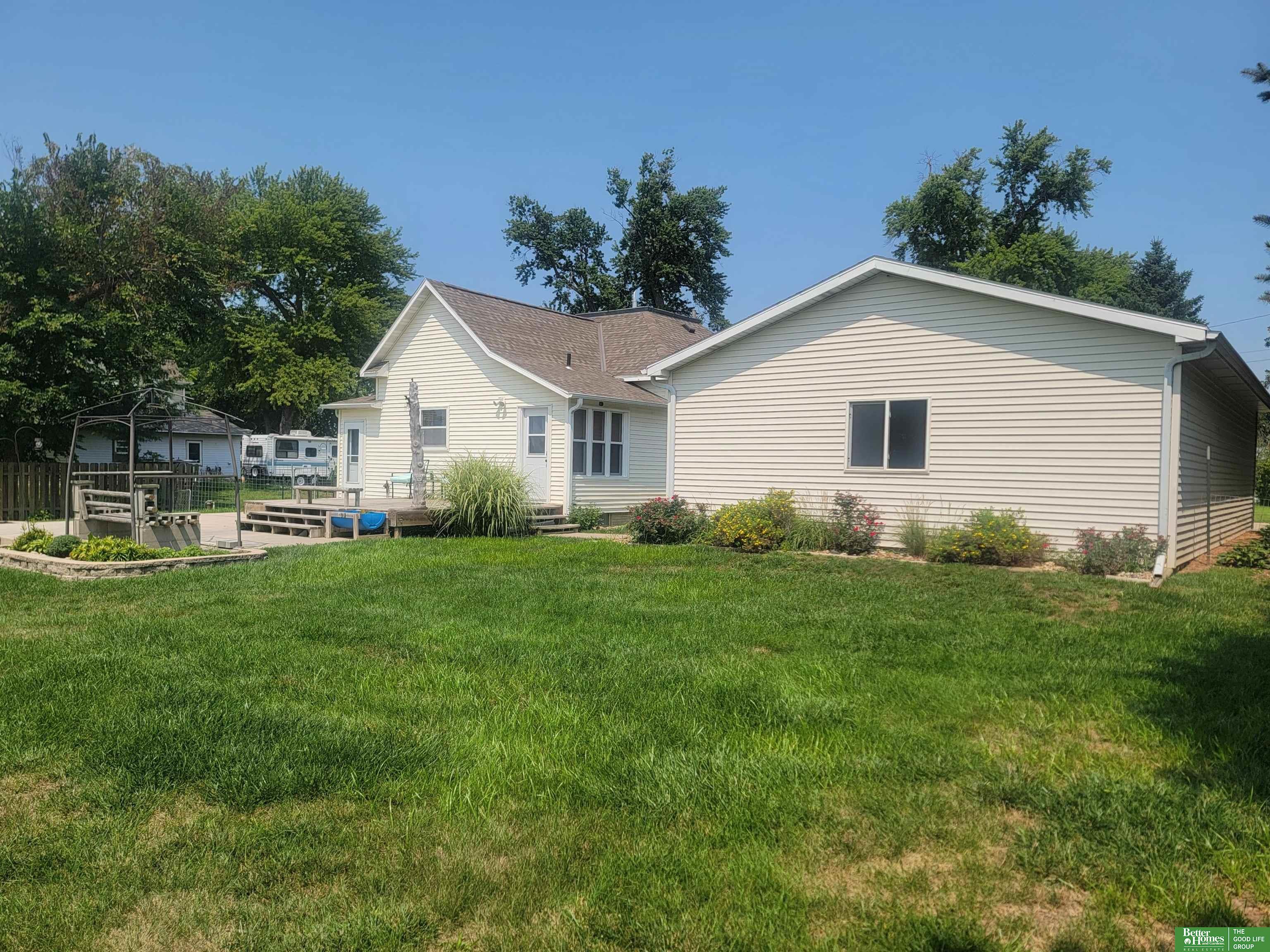 309 E P, McCool Junction