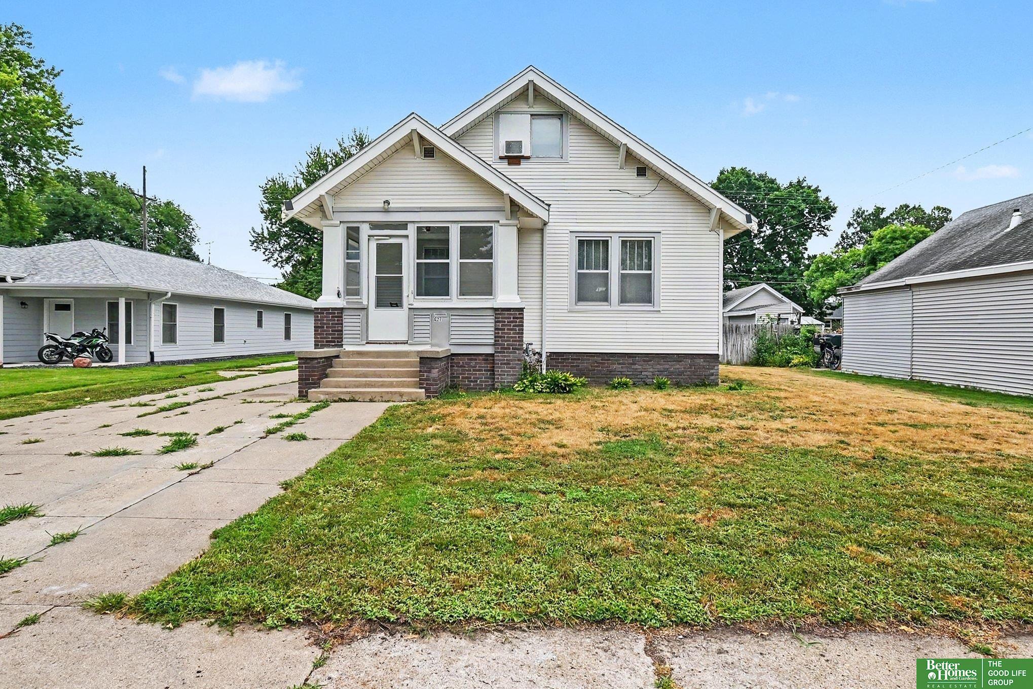 827 S 8th Street