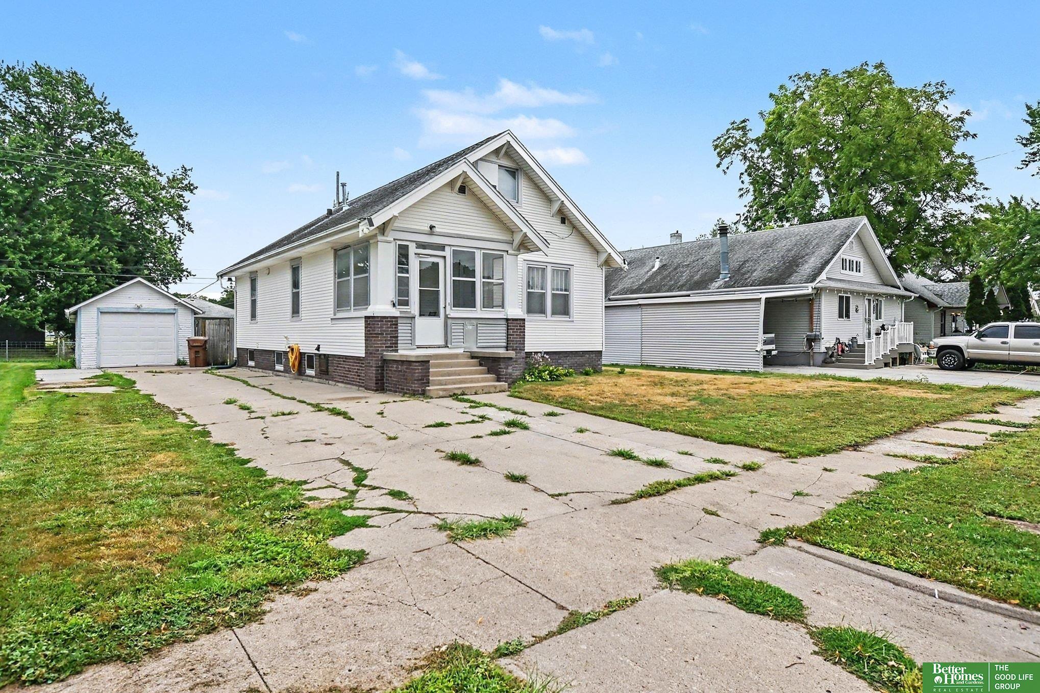 827 S 8th Street