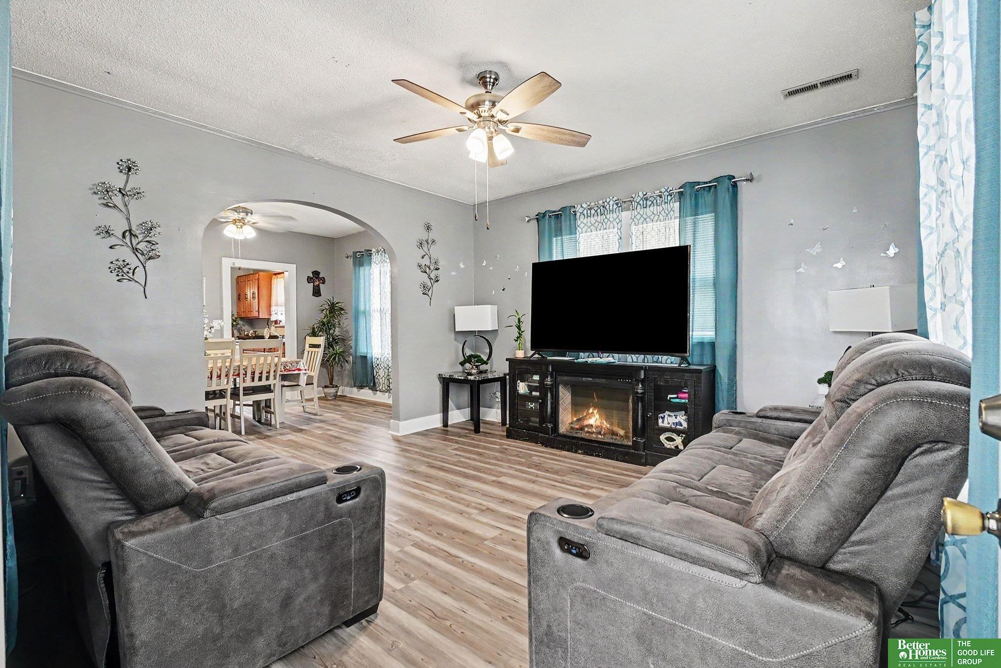827 S 8th Street