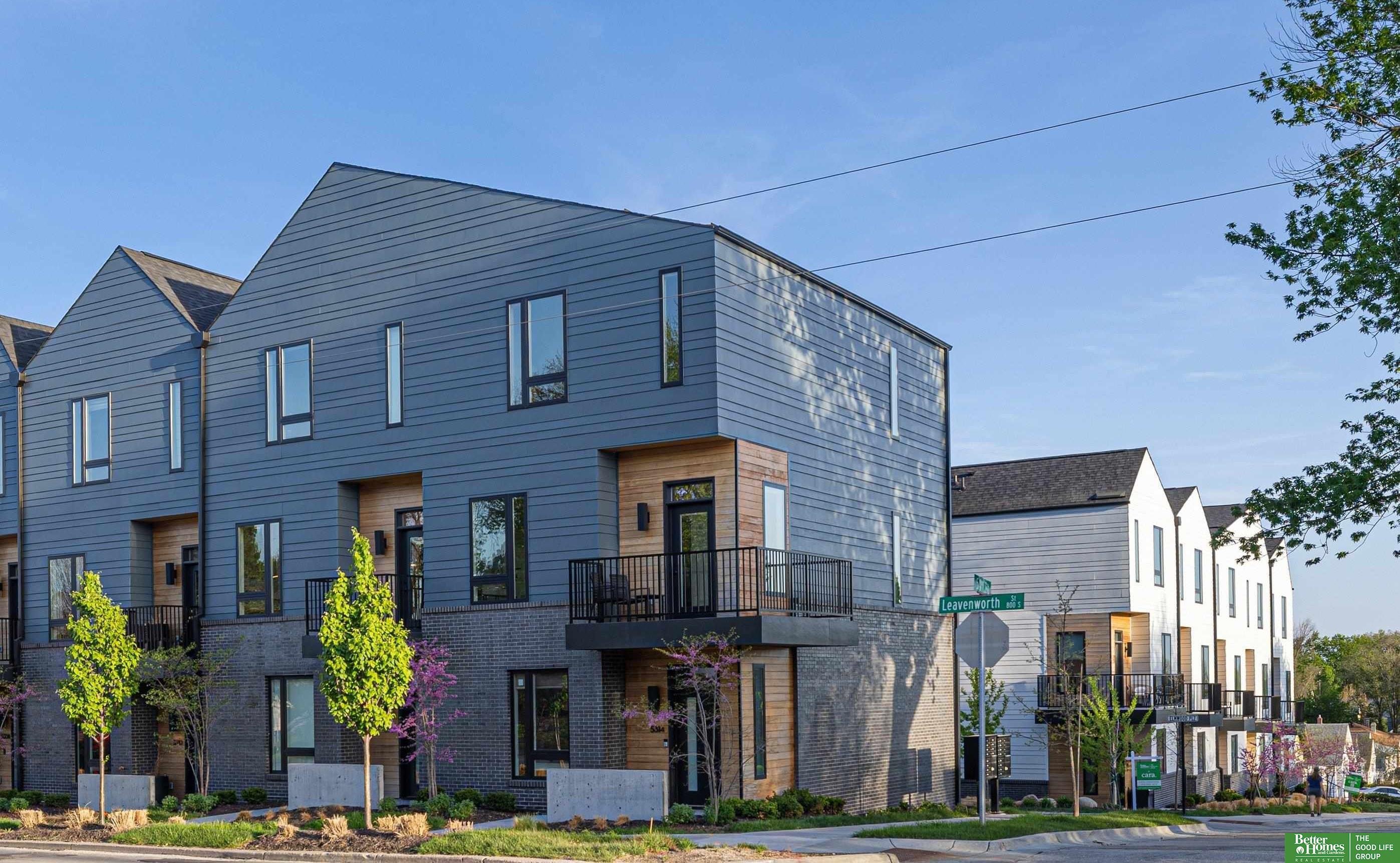 5325 Elmwood Plaza