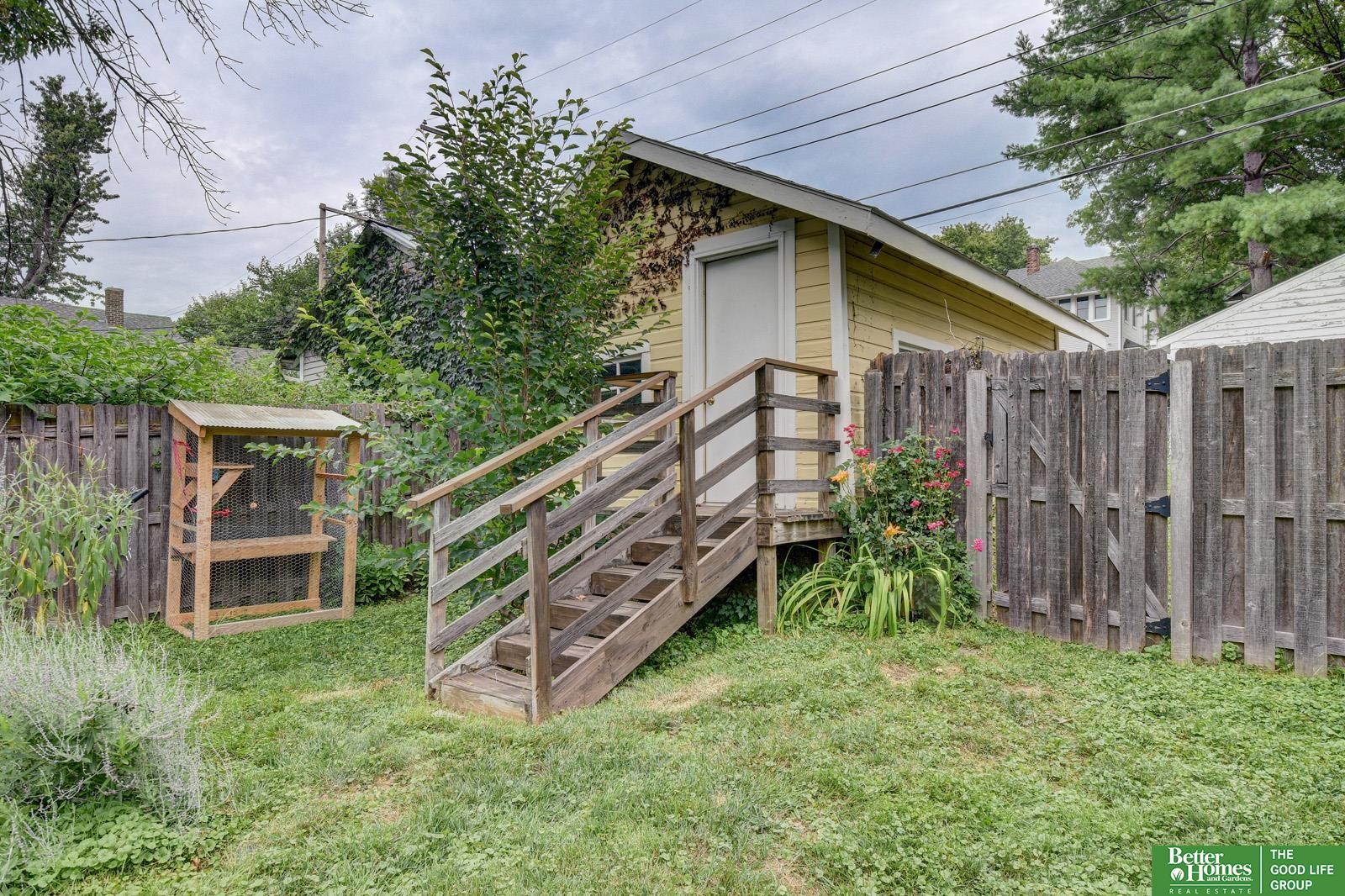 915 S 38th Avenue