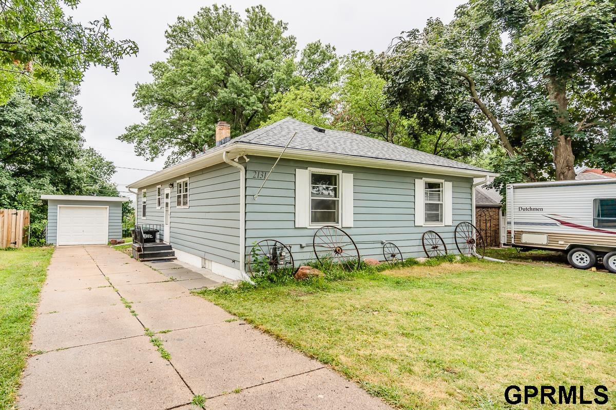 2131 S 38th Avenue