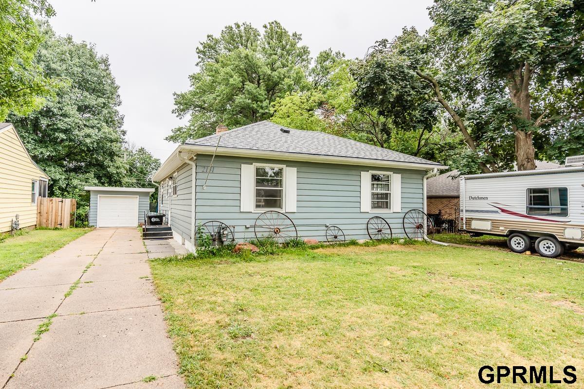 2131 S 38th Avenue