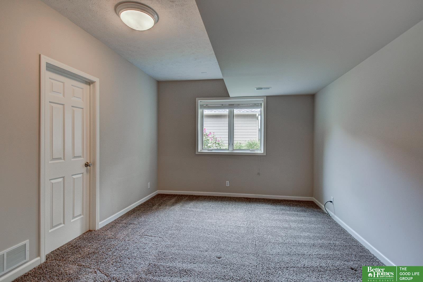 11426 Iowa Circle