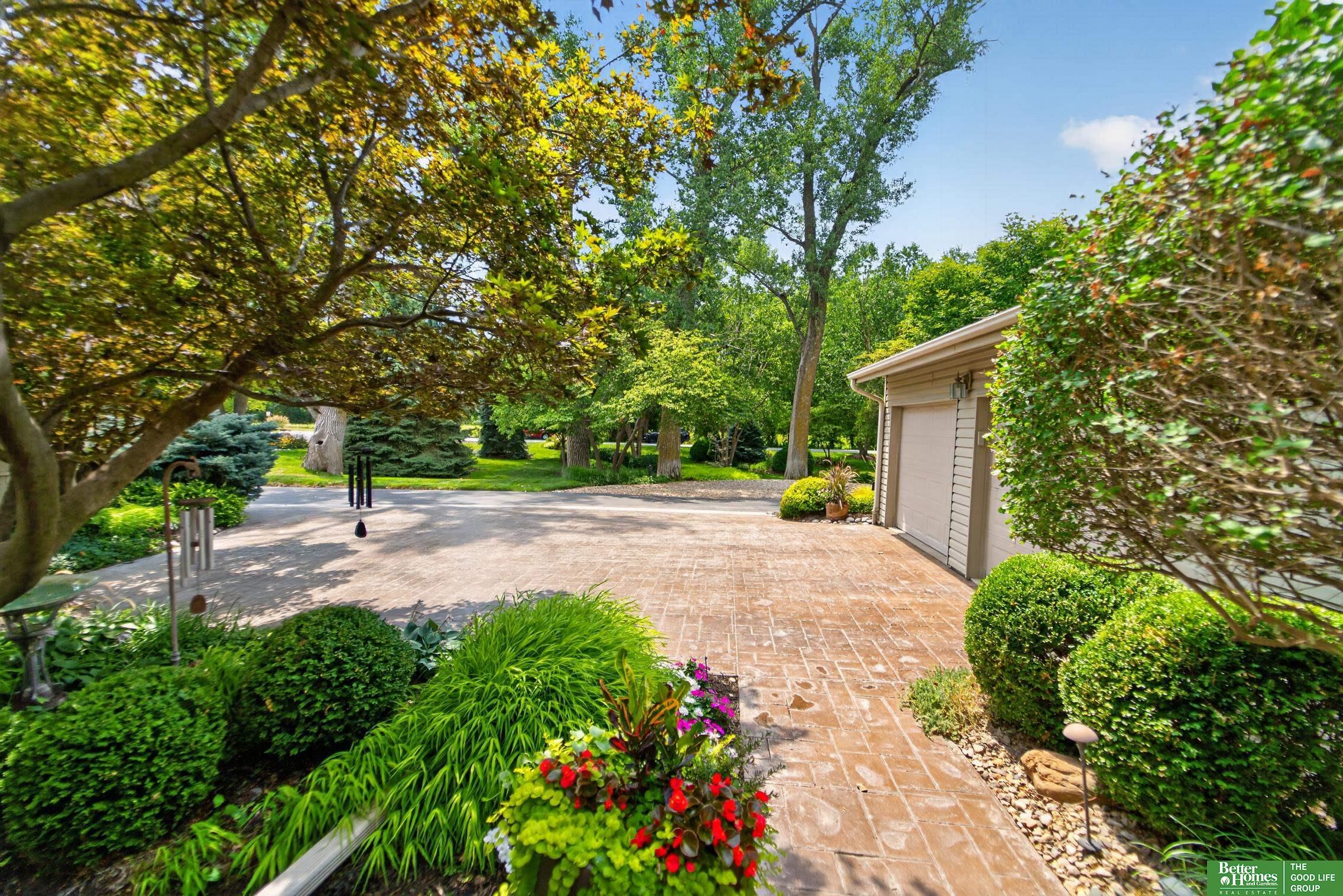 64 Ginger Woods Road