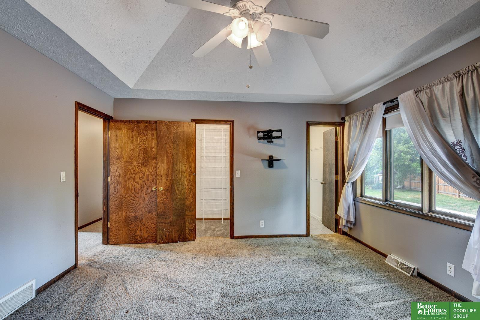 511 S 150th Circle
