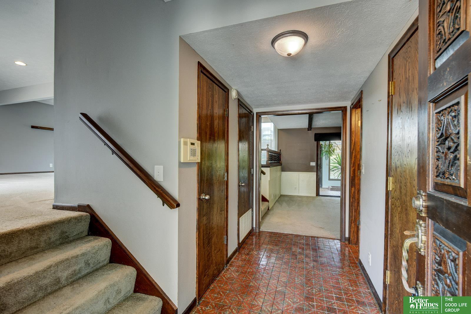 511 S 150th Circle