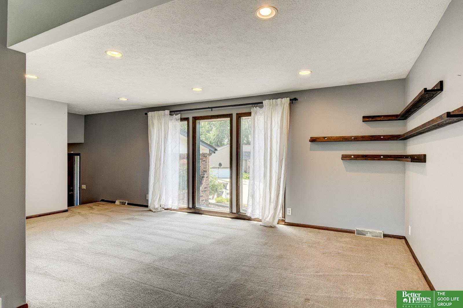 511 S 150th Circle