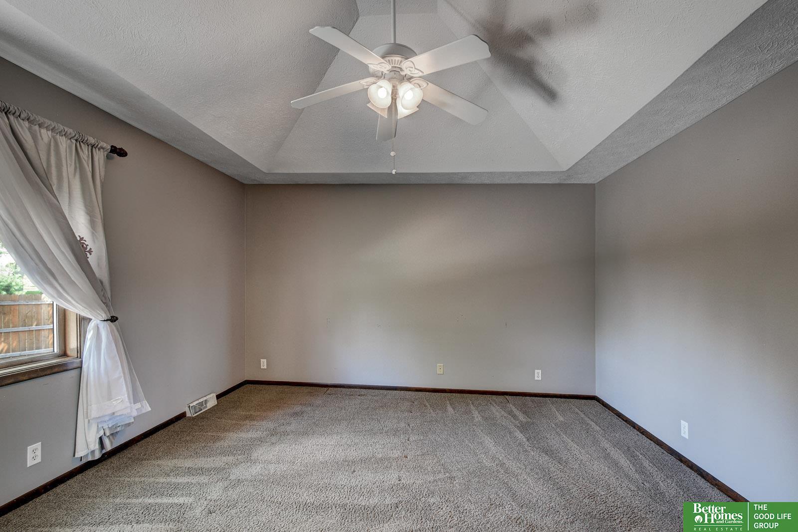 511 S 150th Circle