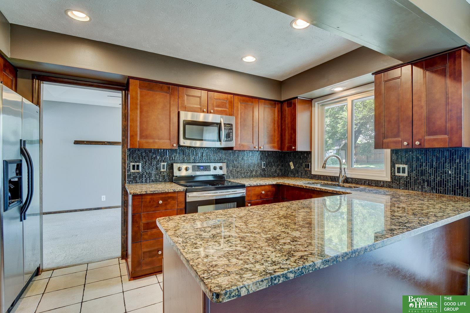 511 S 150th Circle
