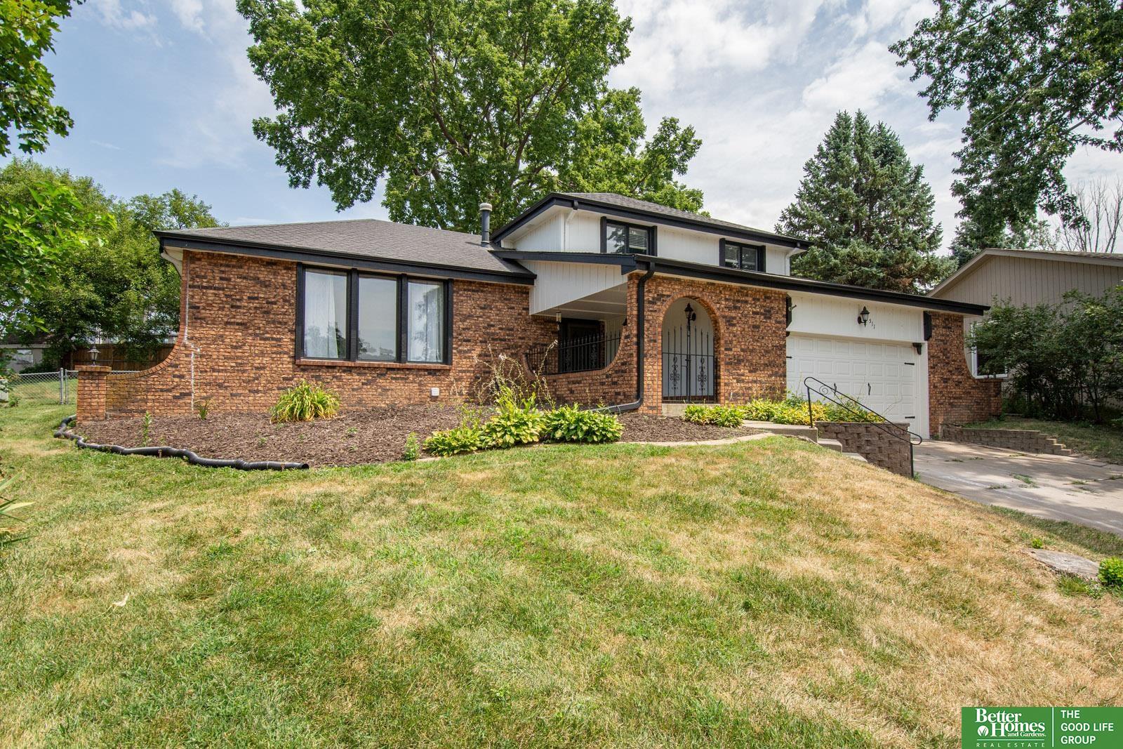 511 S 150th Circle