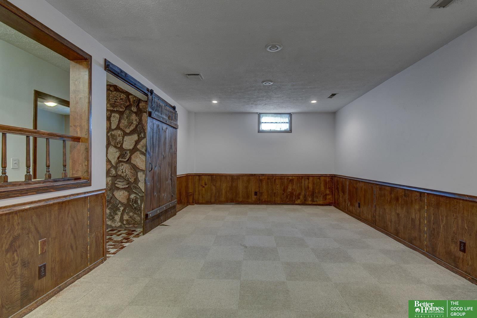 511 S 150th Circle