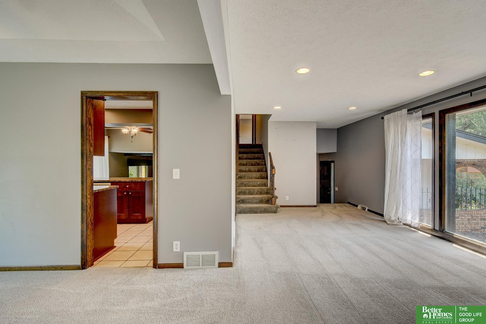 511 S 150th Circle