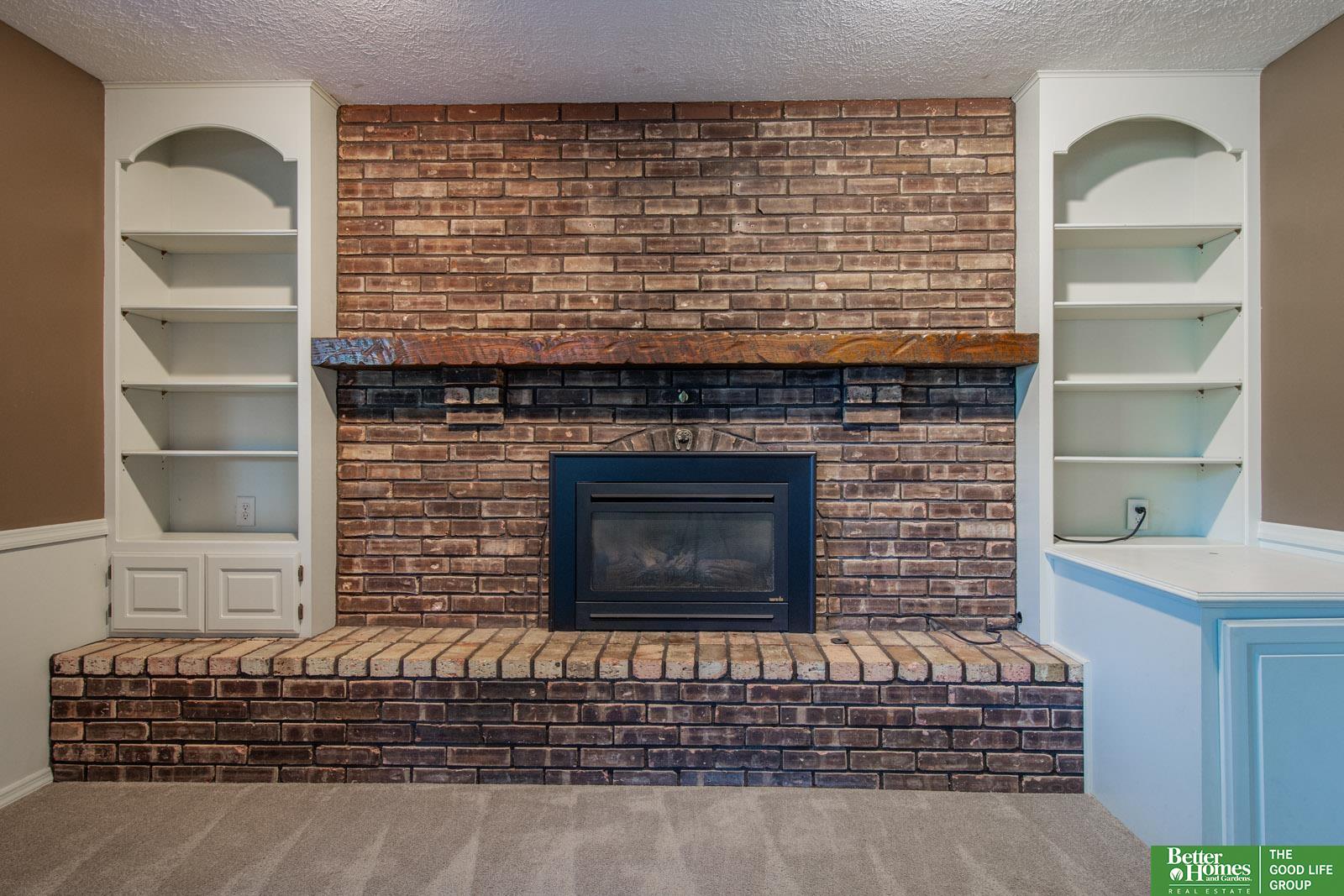 511 S 150th Circle