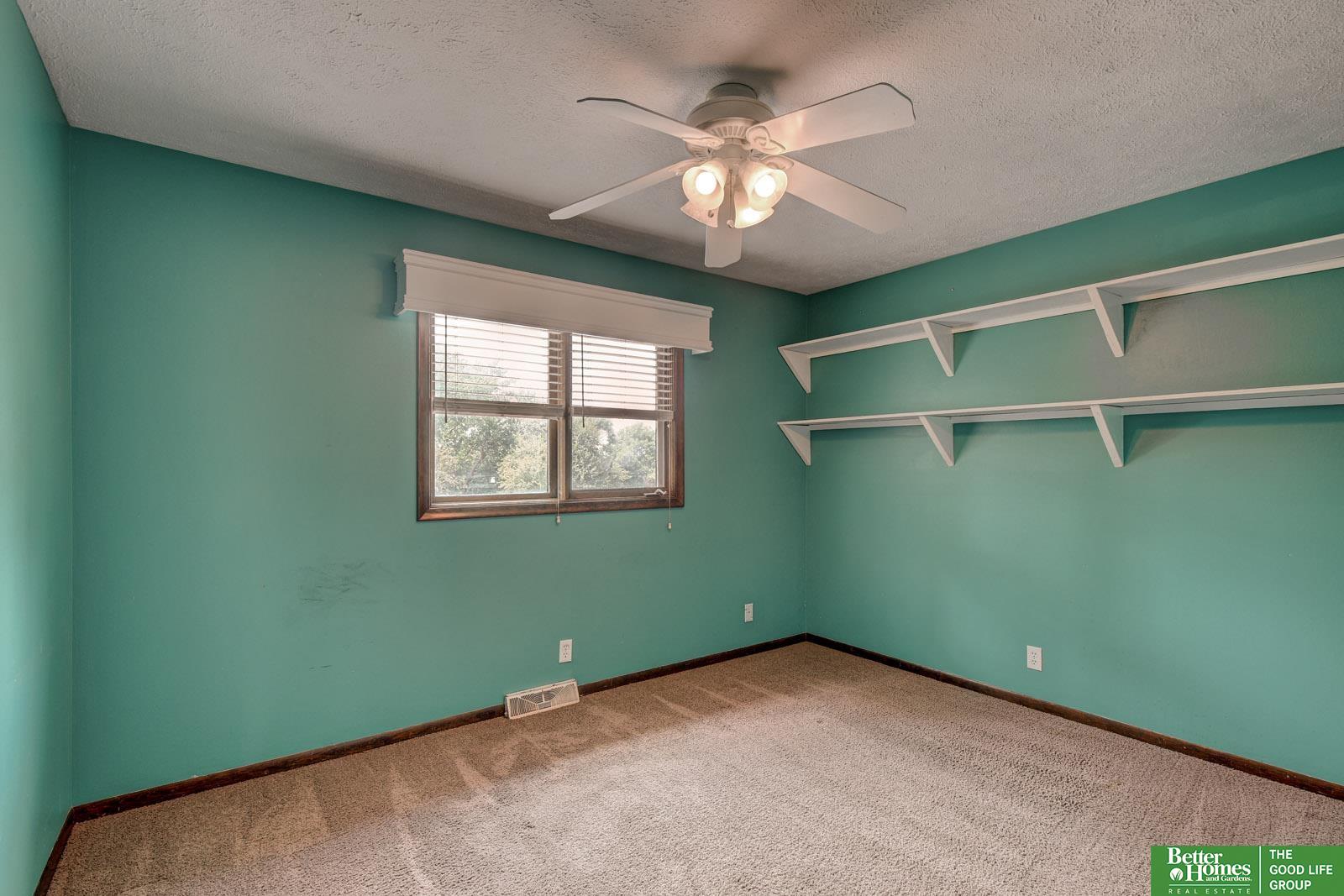 511 S 150th Circle