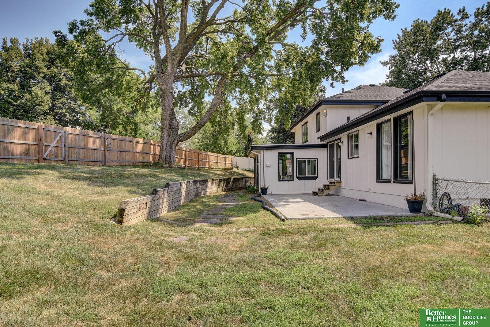 511 S 150th Circle