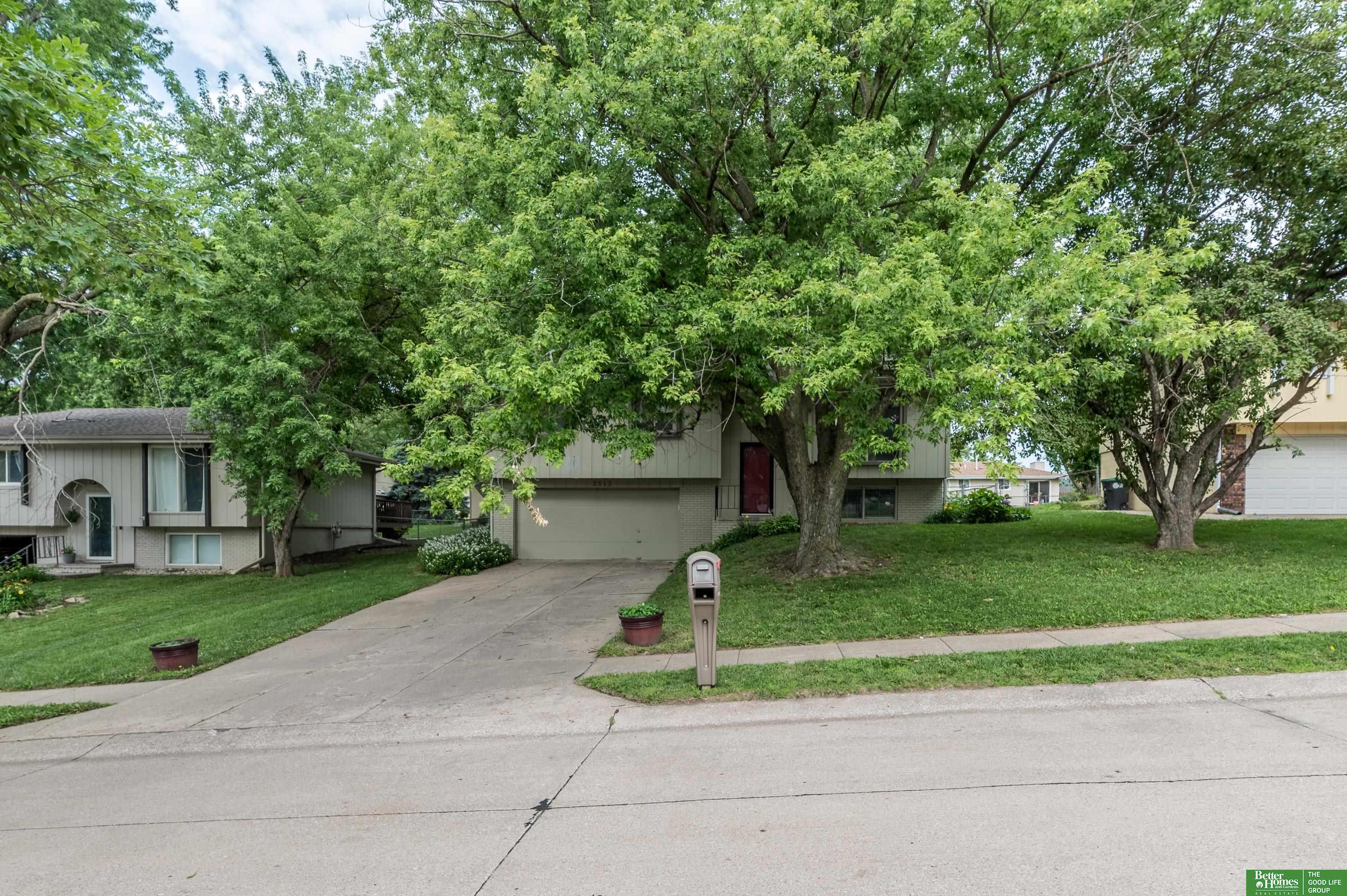 2512 N 143 Street