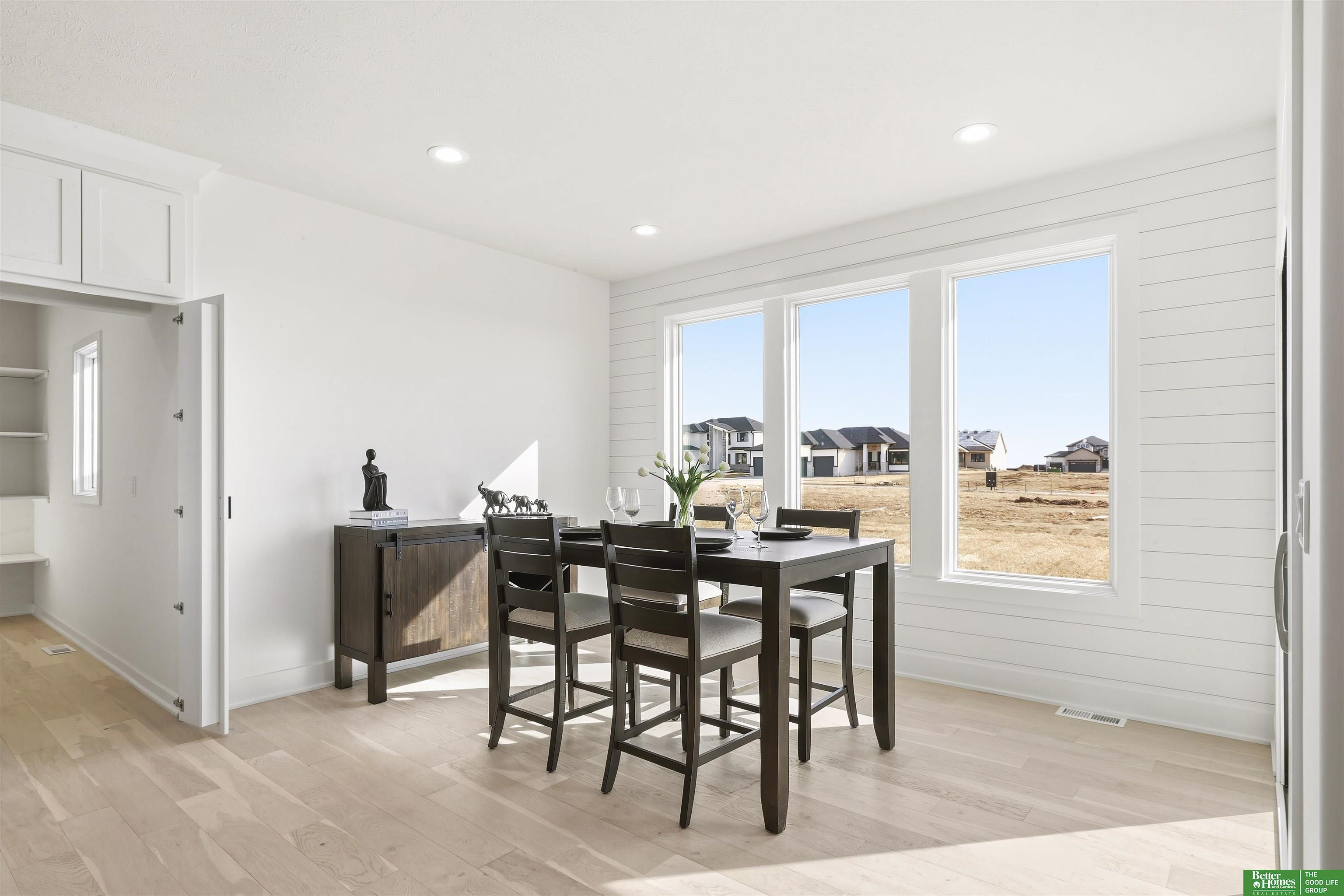 21439 Morning View Drive