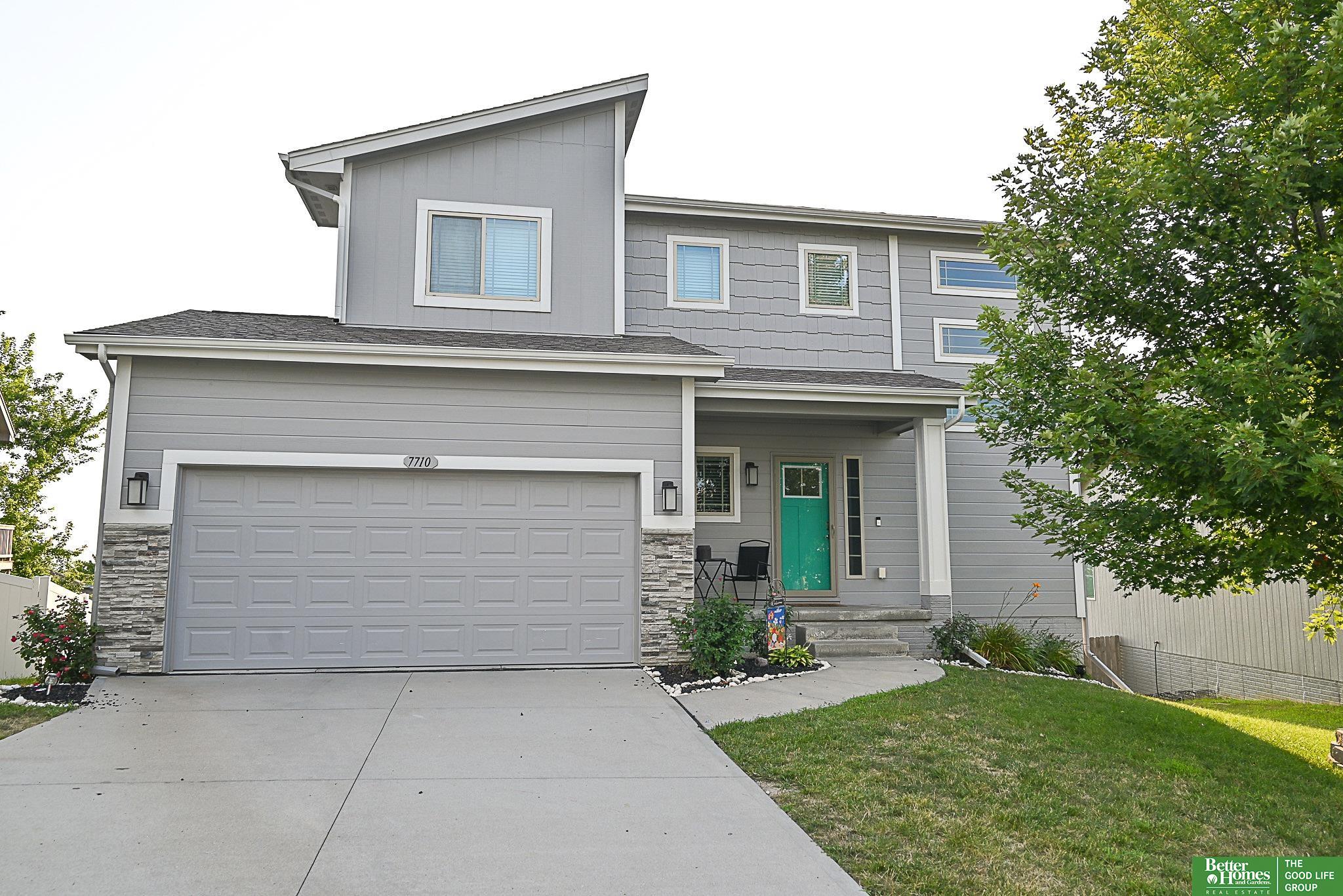 7710 N 82nd Avenue