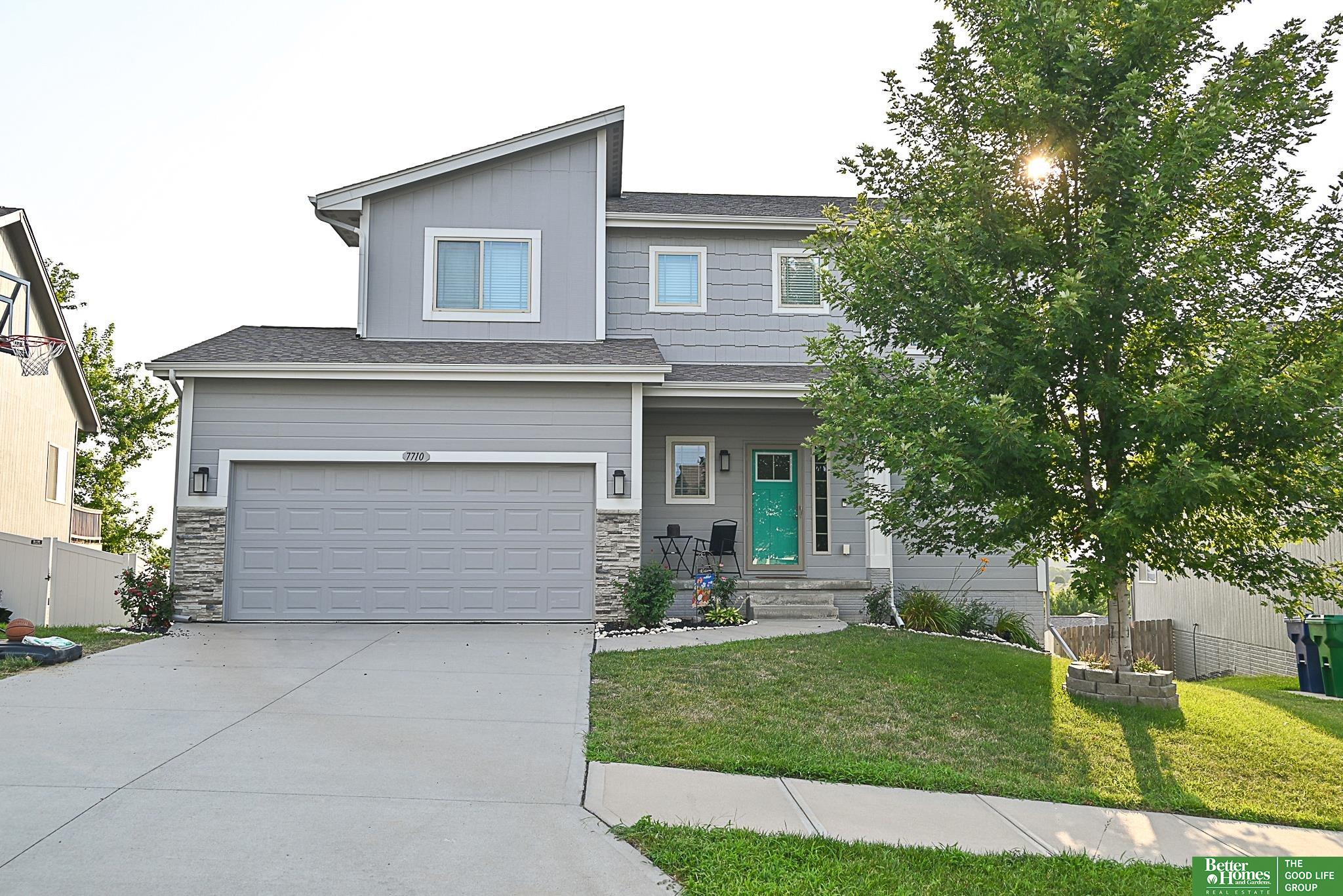 7710 N 82nd Avenue
